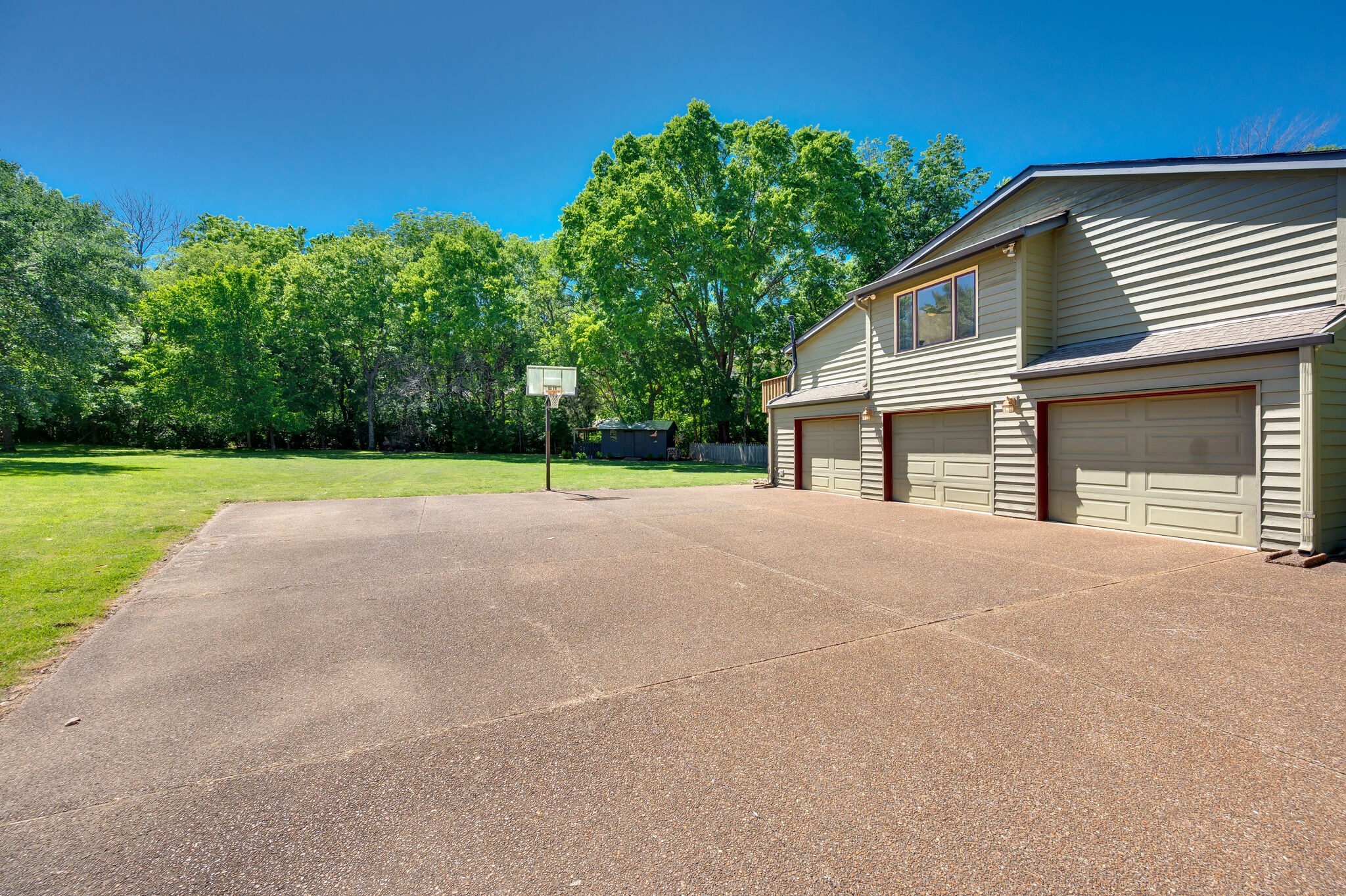 6106 Martingale Ln