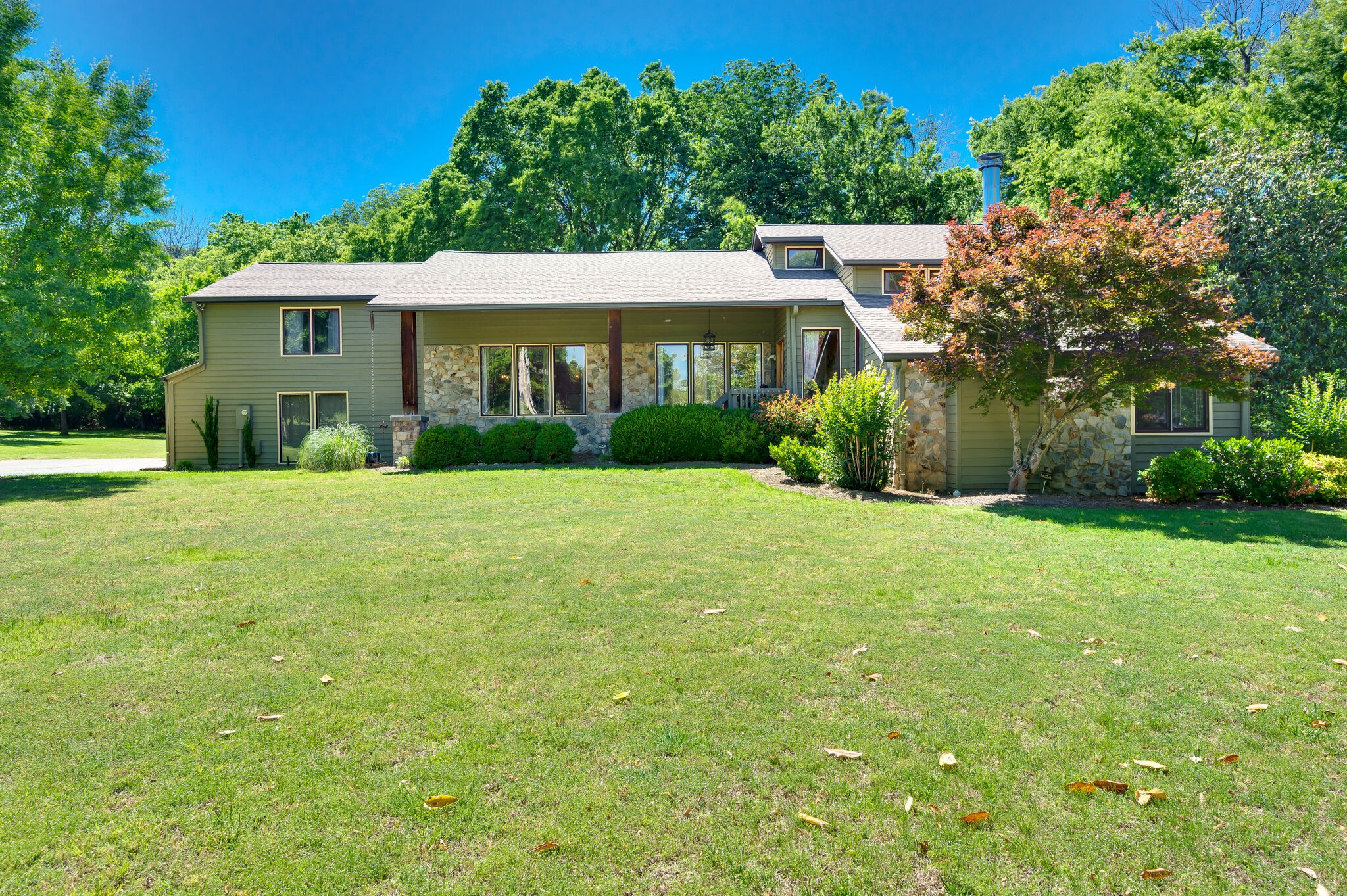 6106 Martingale Ln