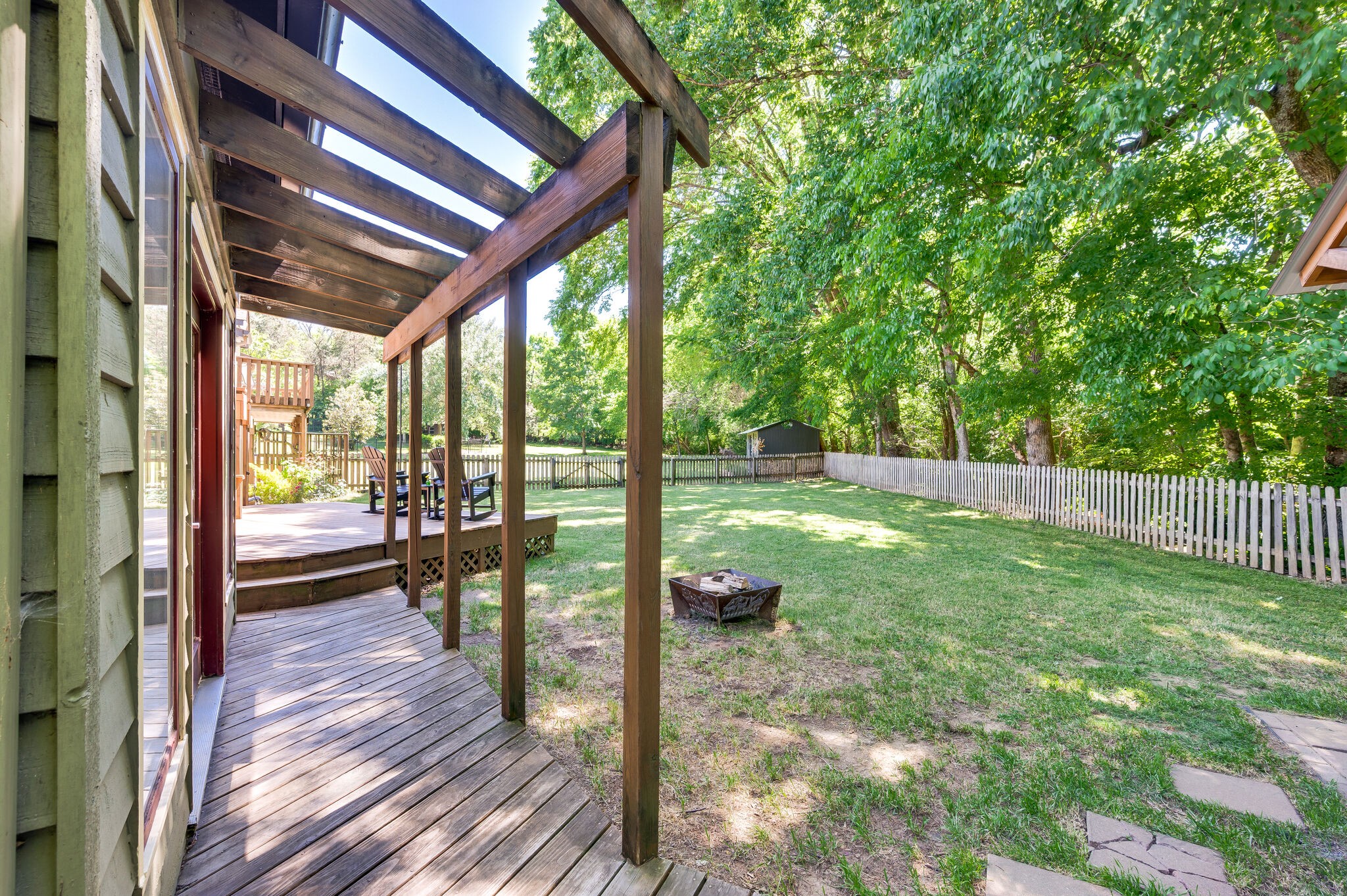 6106 Martingale Ln