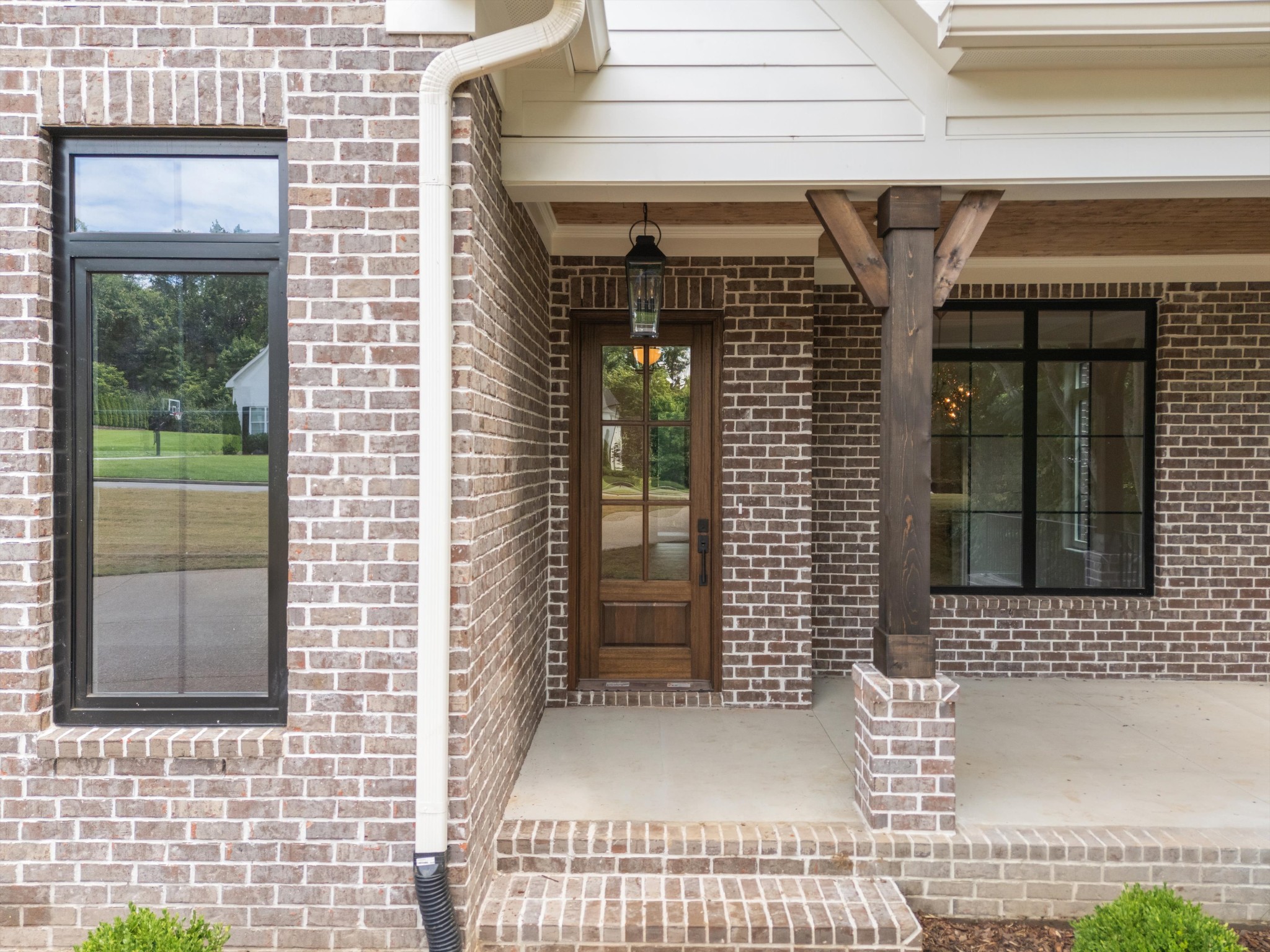 8233 Glover Dr