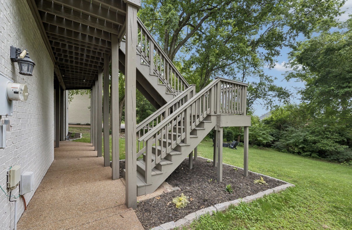 9441 Highwood Hill Rd