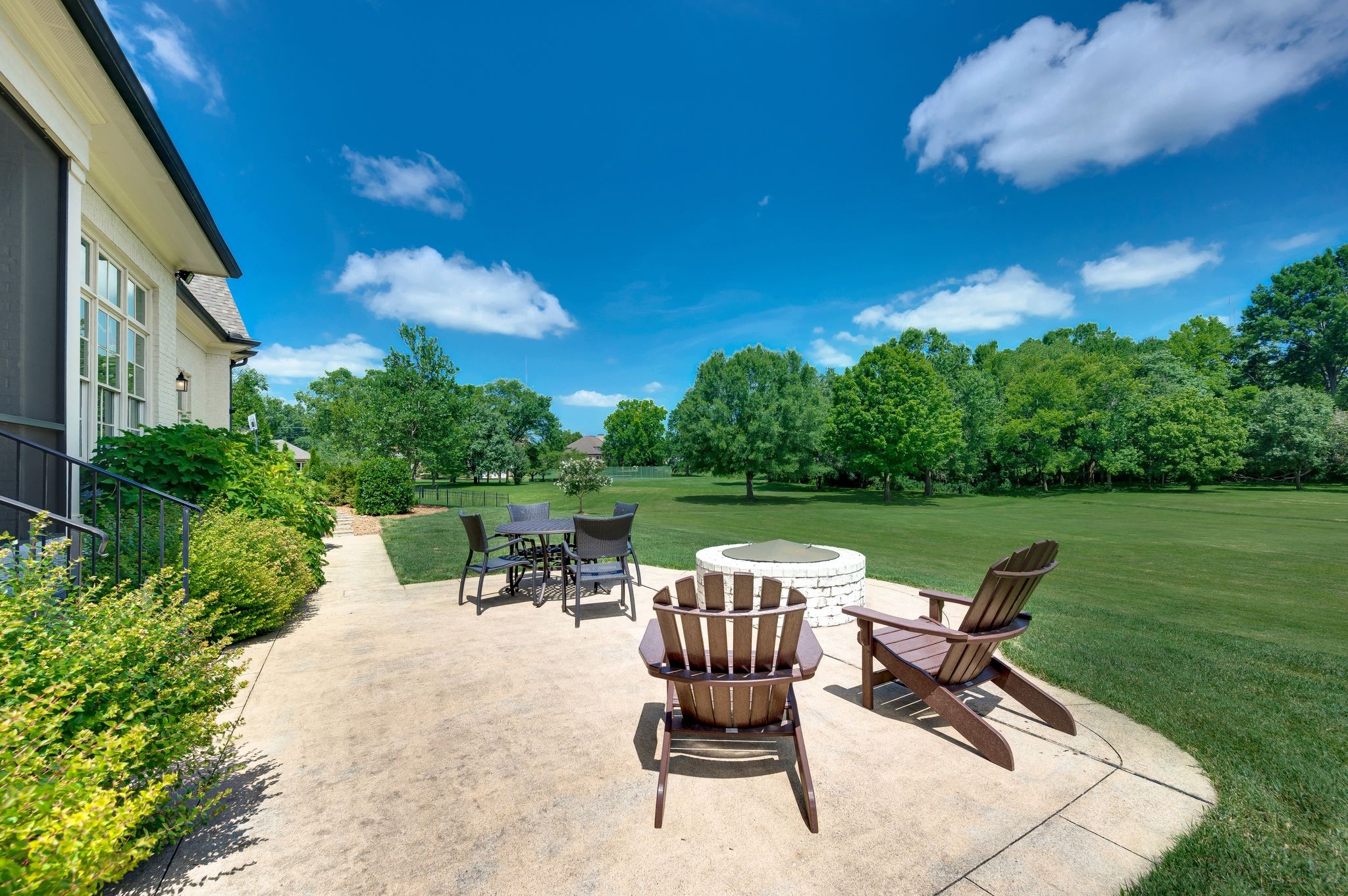 401 Belle Glen Ln