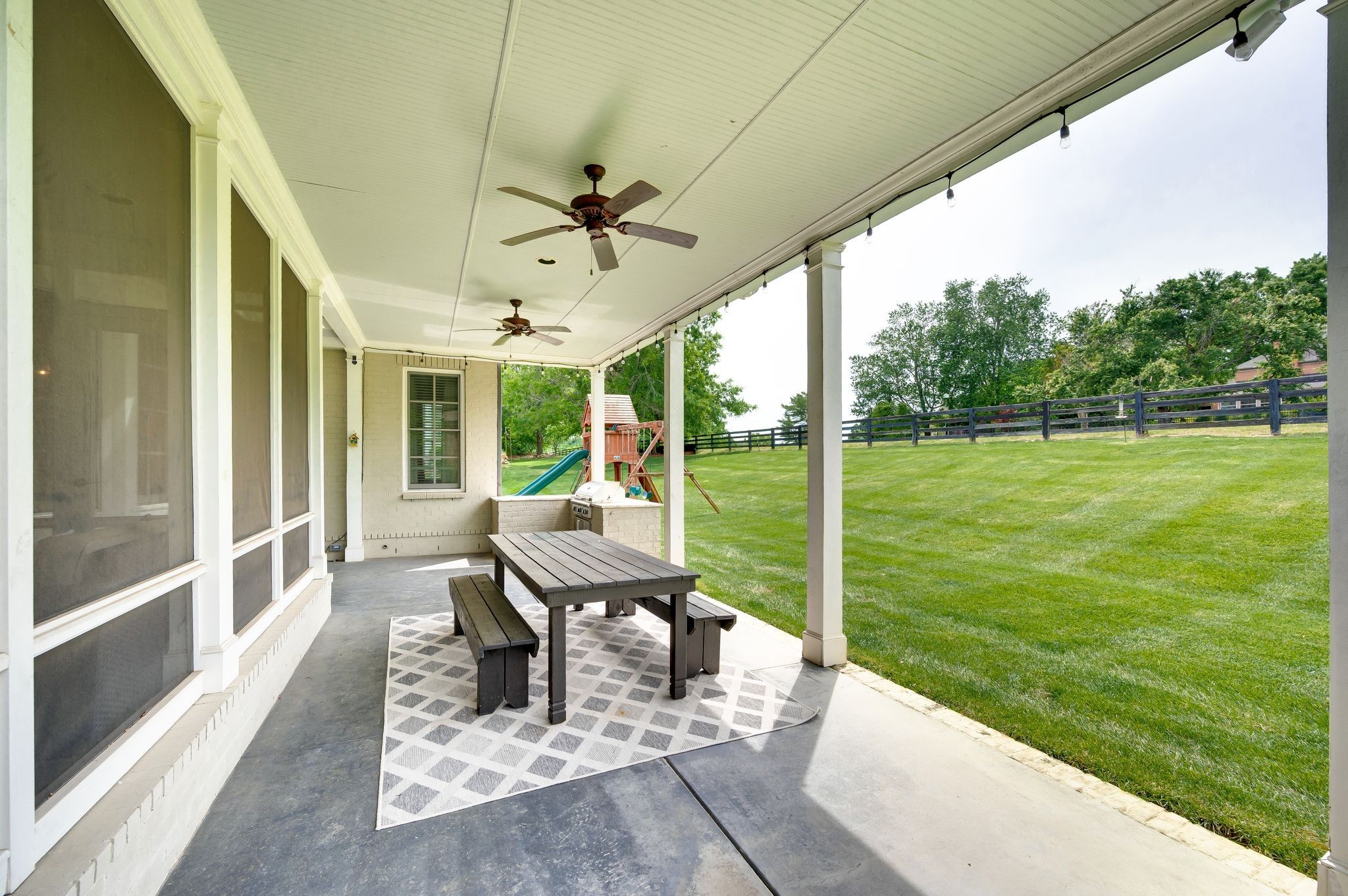 9476 Highland Bend Ct