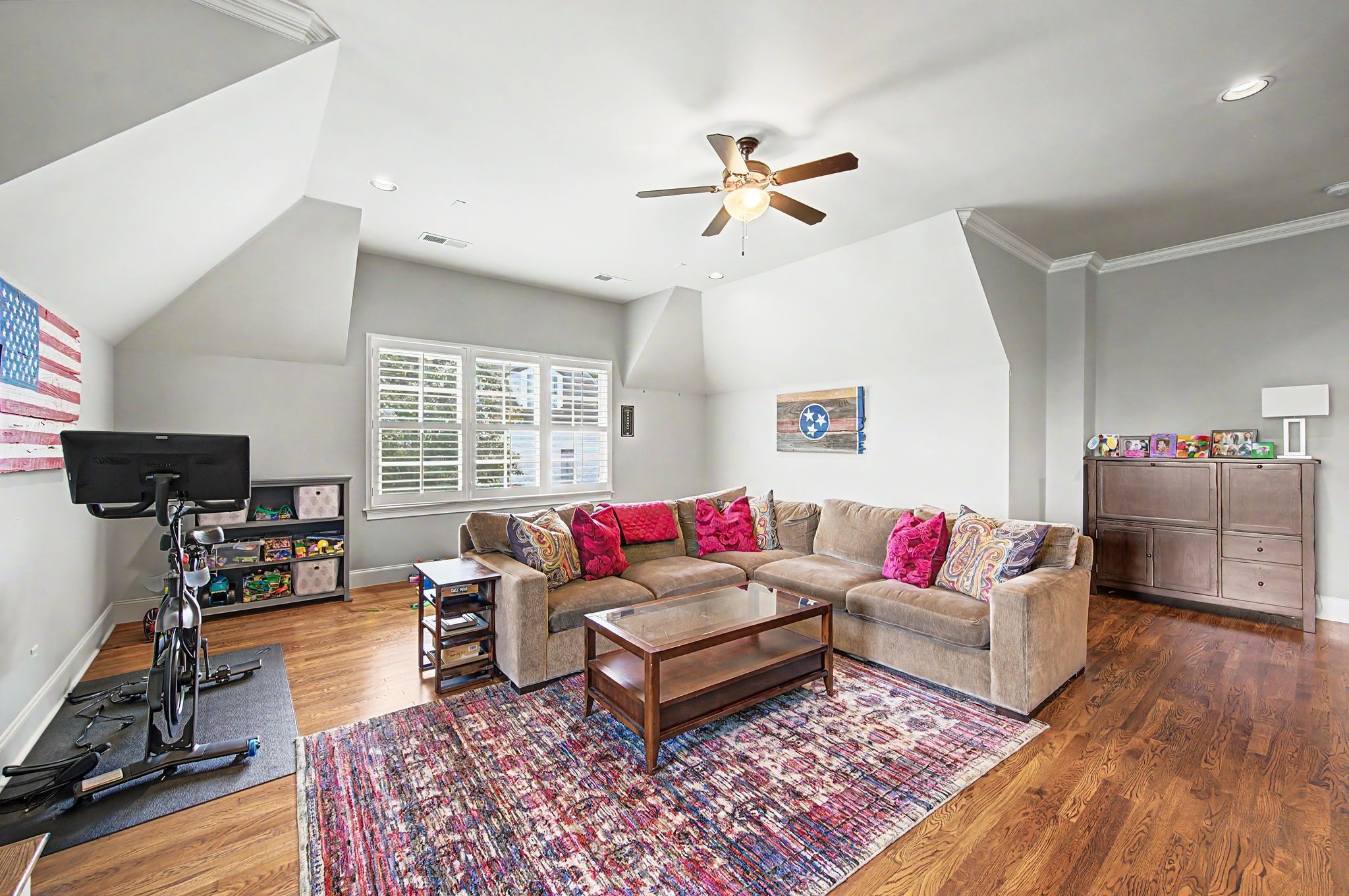 9476 Highland Bend Ct