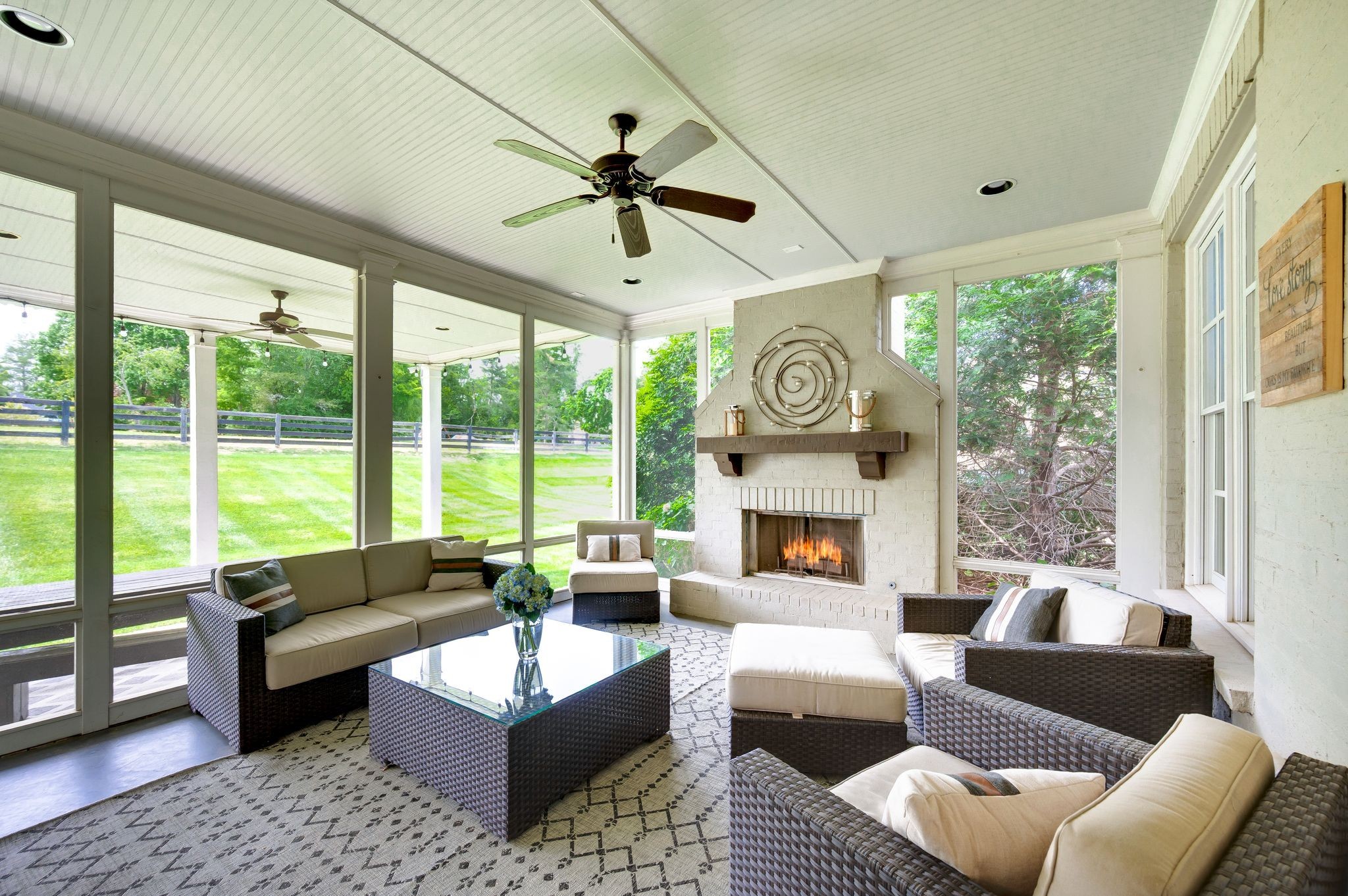 9476 Highland Bend Ct