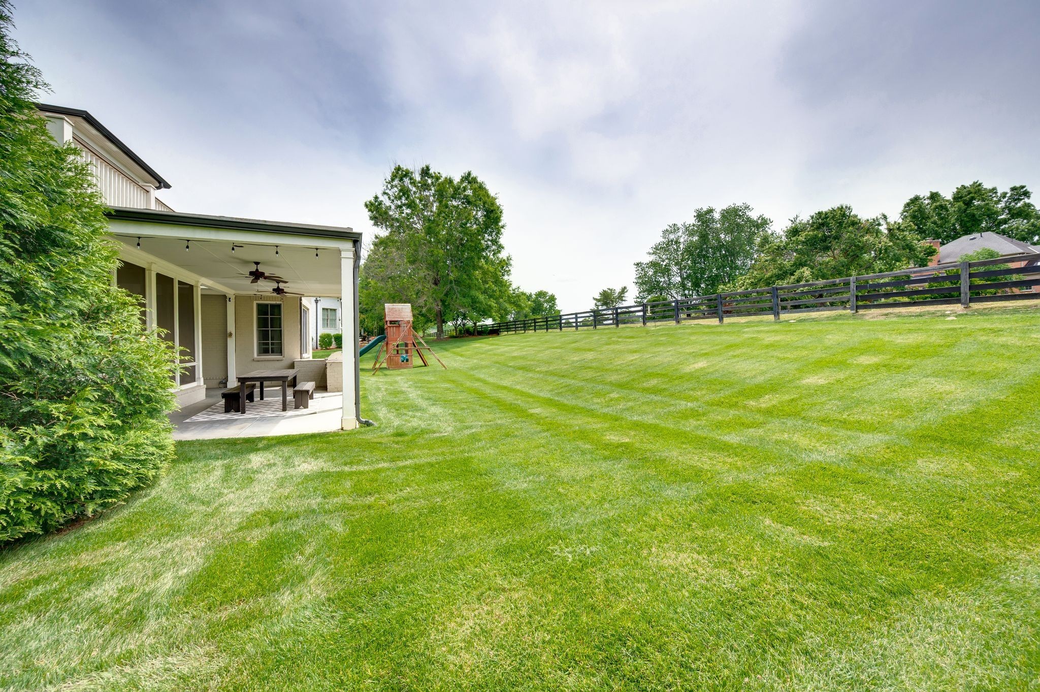 9476 Highland Bend Ct
