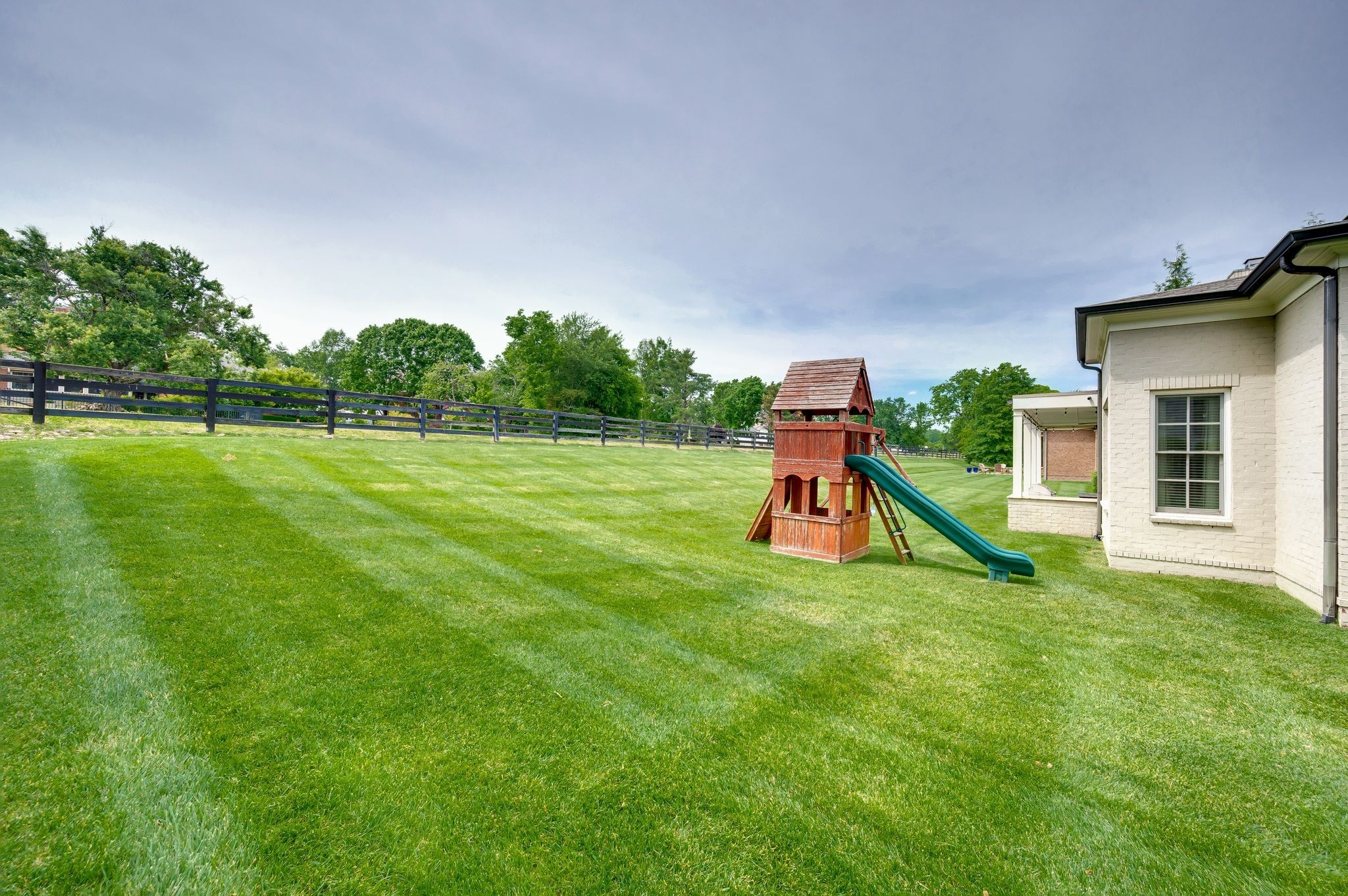 9476 Highland Bend Ct