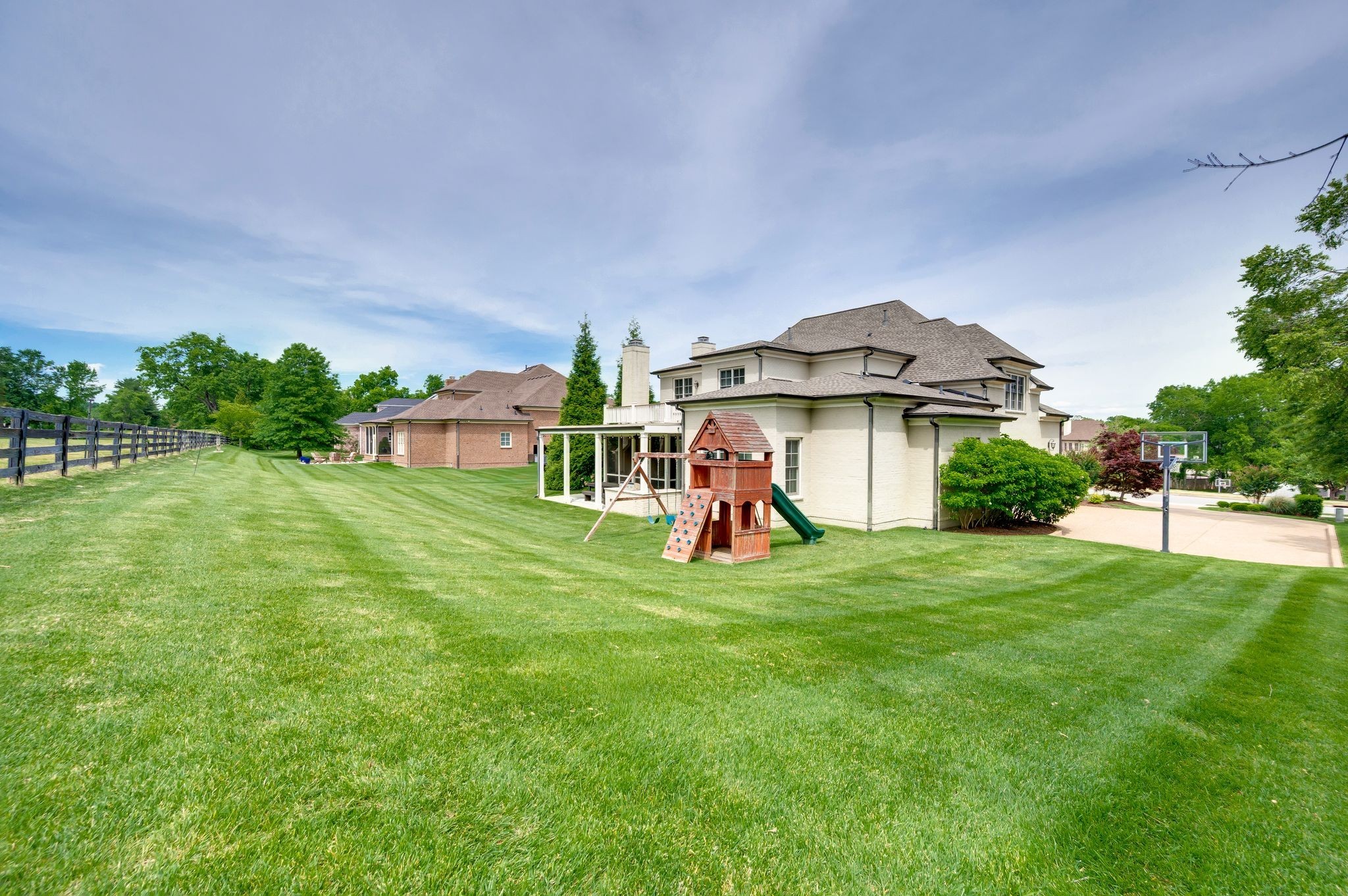 9476 Highland Bend Ct