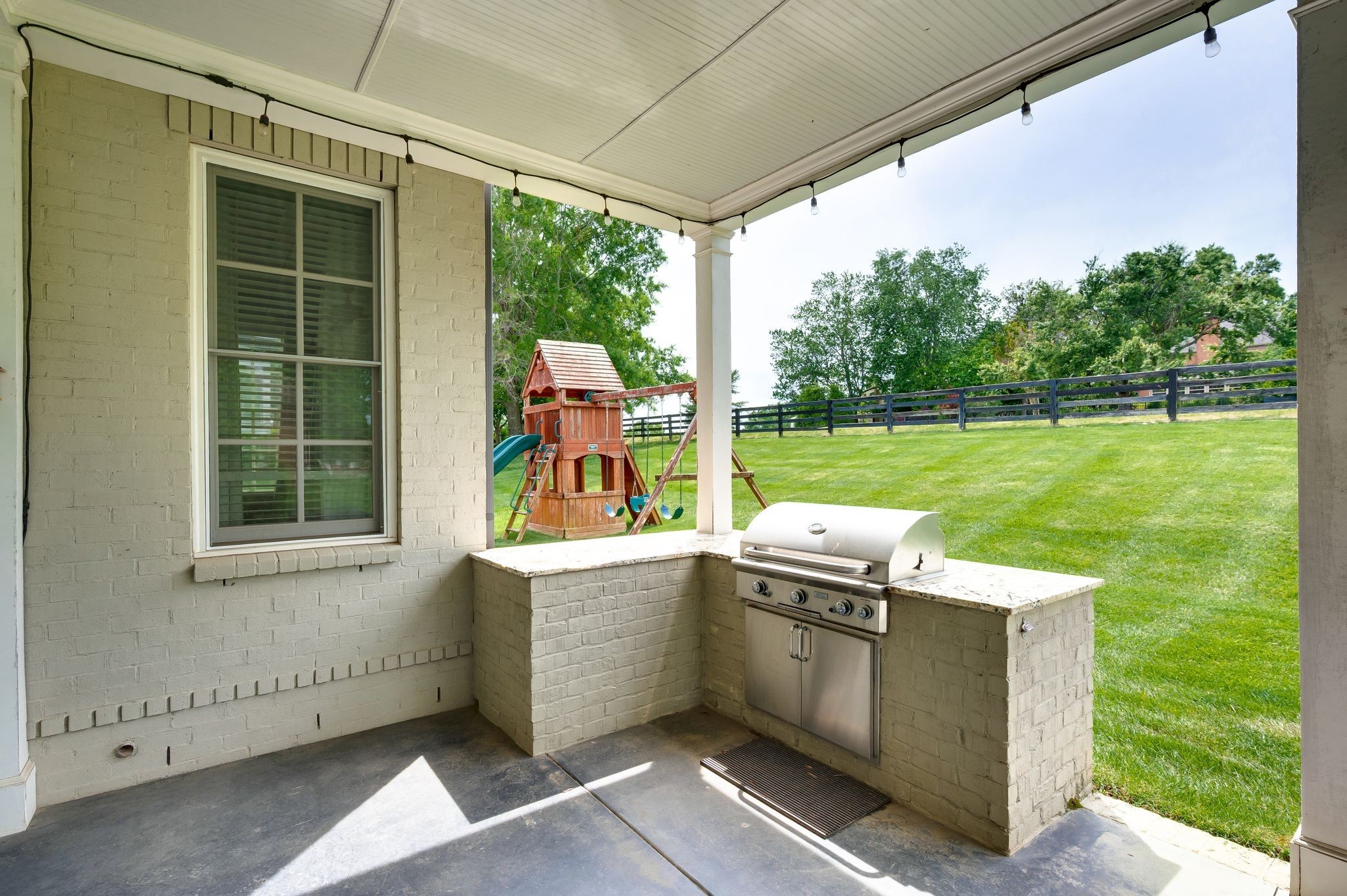 9476 Highland Bend Ct