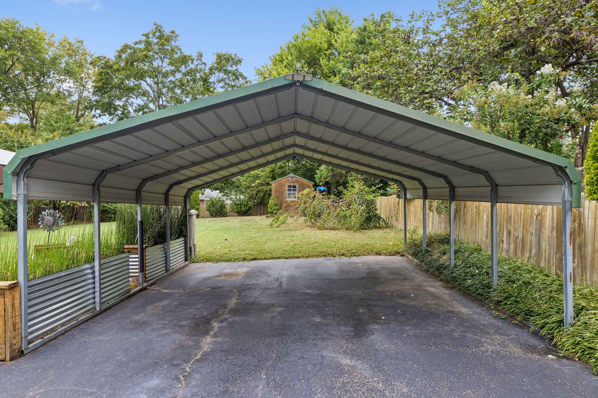 5015 Montclair Dr