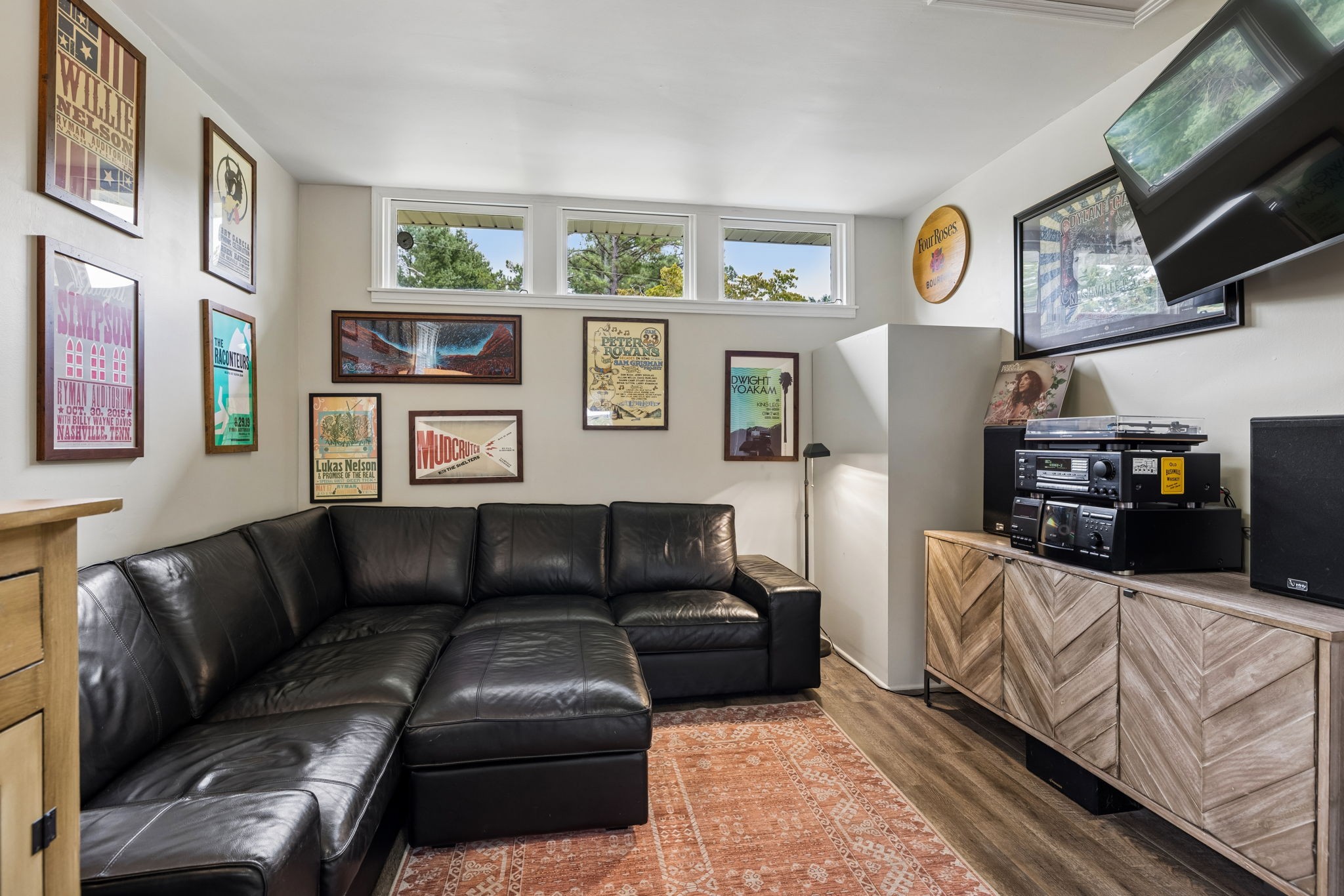 5015 Montclair Dr