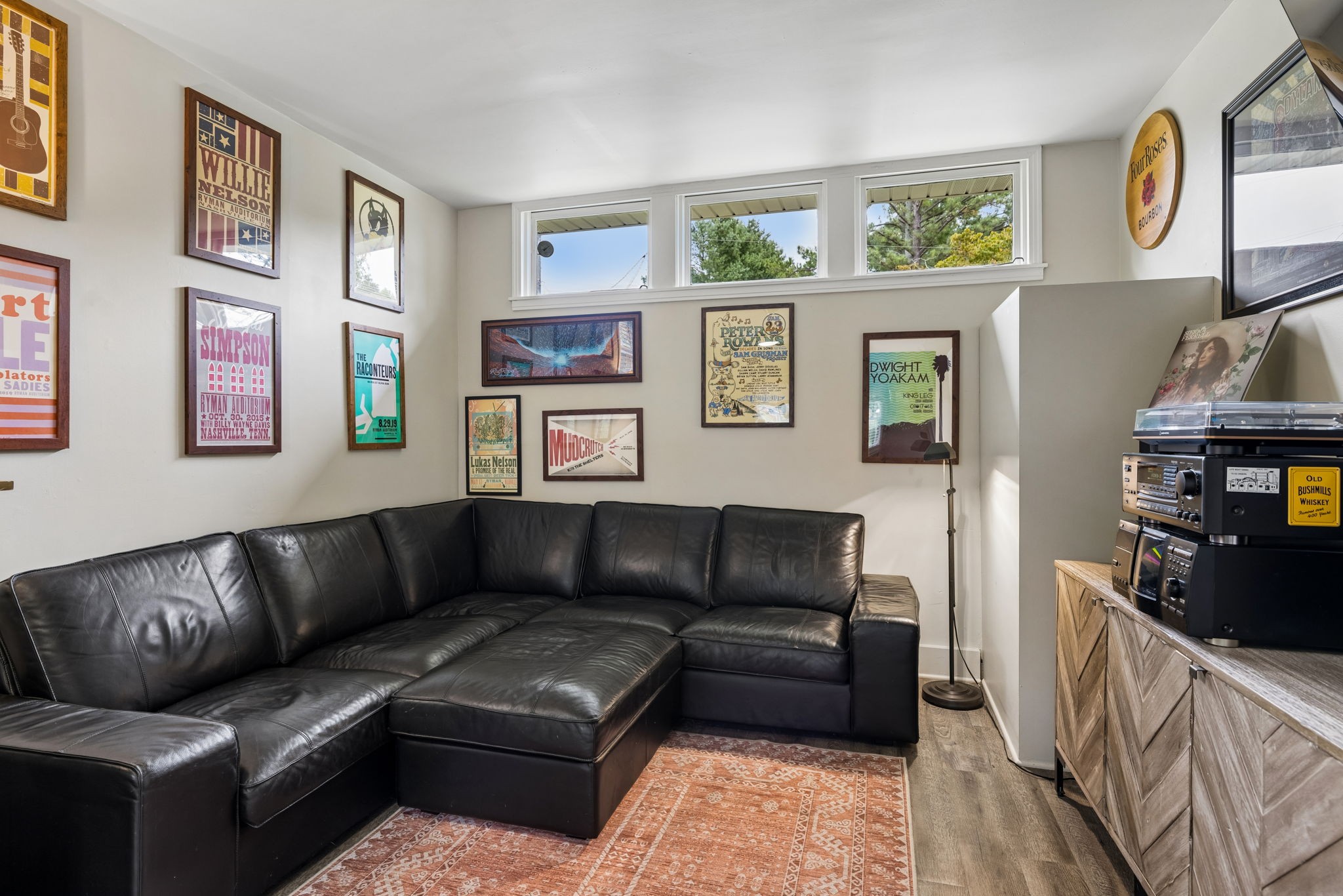 5015 Montclair Dr