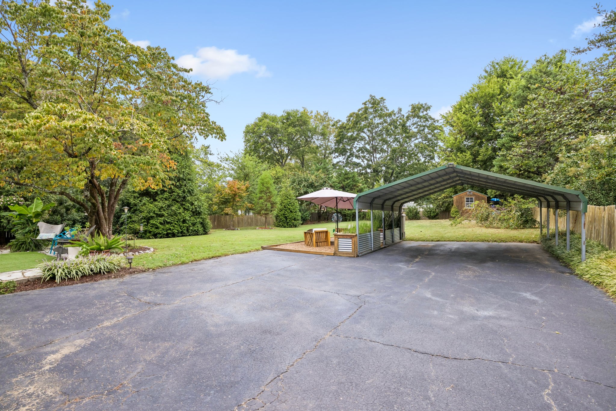 5015 Montclair Dr