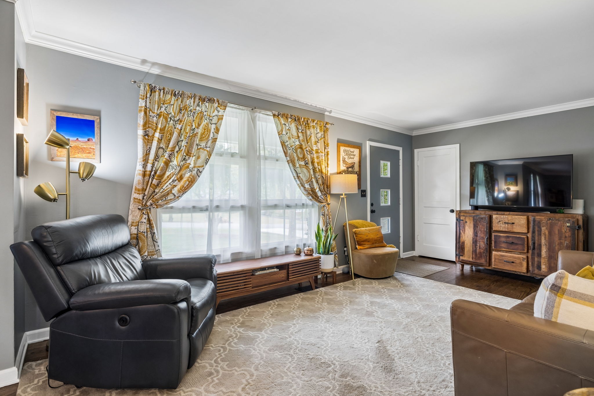 5015 Montclair Dr