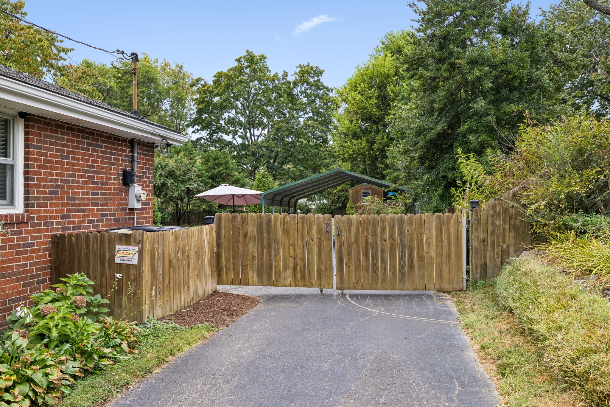 5015 Montclair Dr
