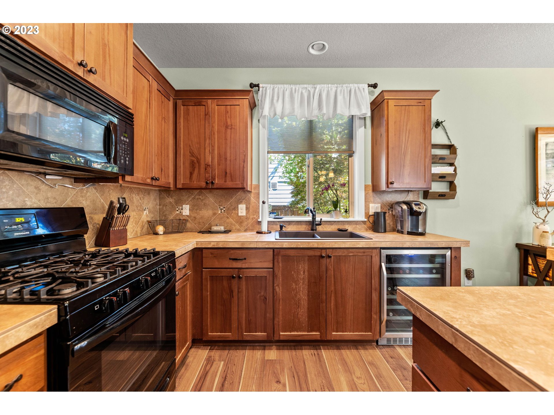 4121 N PIONEER CANYON DR