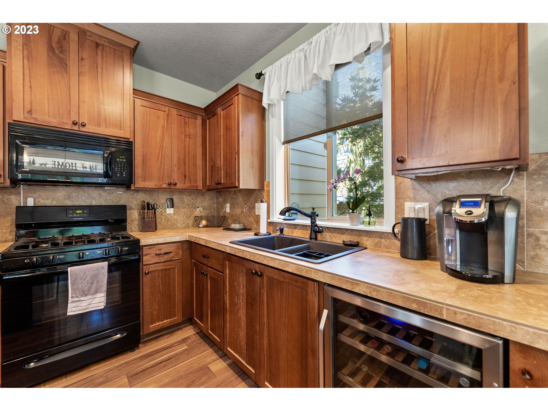 4121 N PIONEER CANYON DR