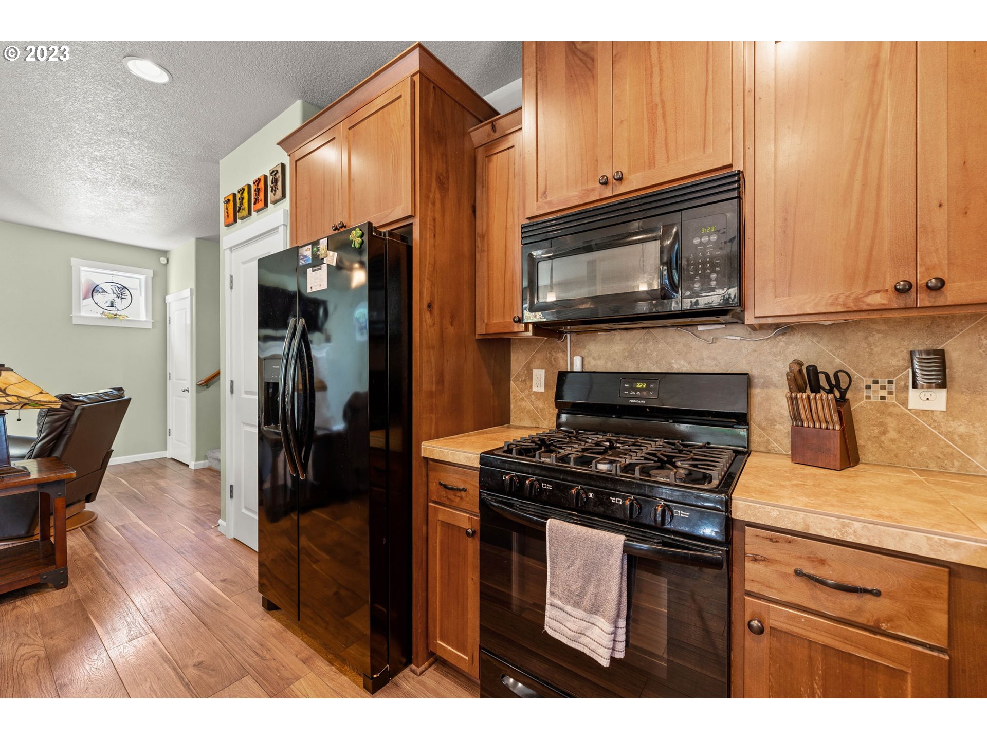 4121 N PIONEER CANYON DR