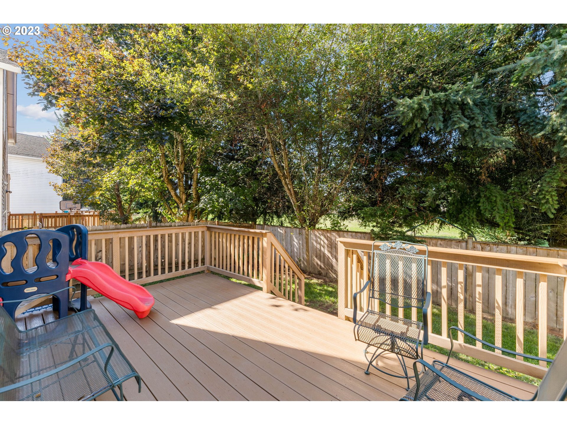 1925 MEADOWOOD LOOP