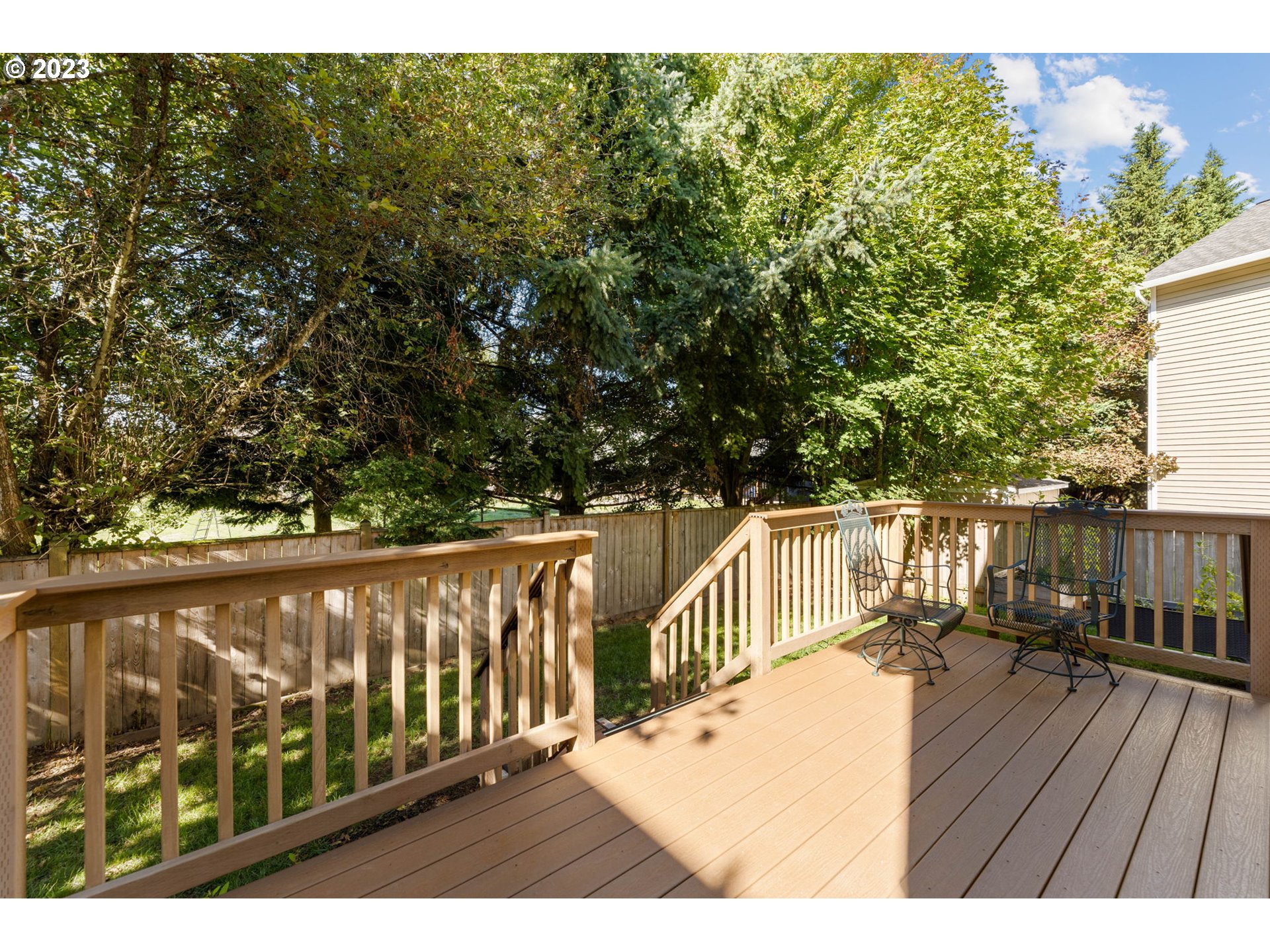1925 MEADOWOOD LOOP