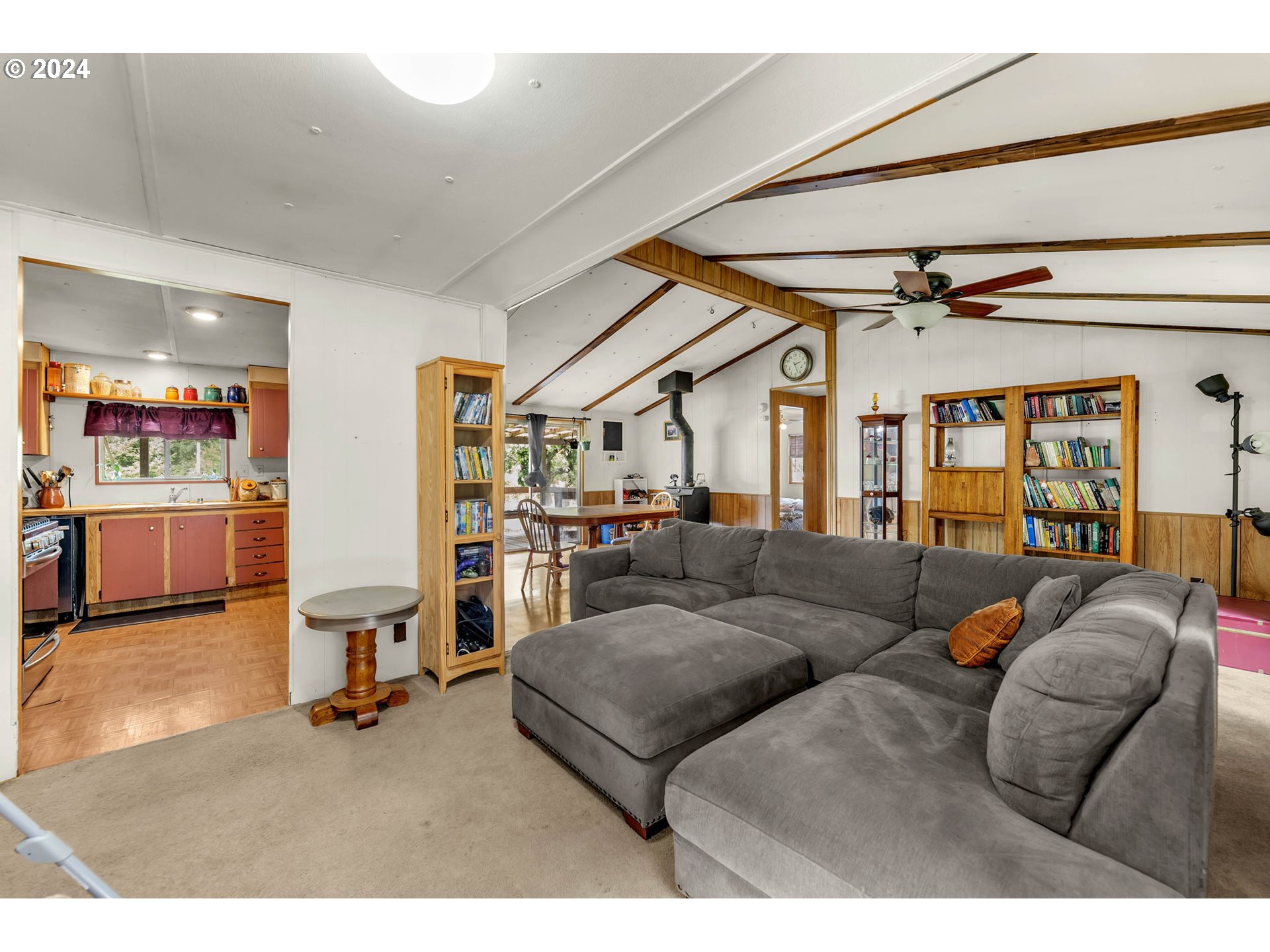102 HIRONS RD