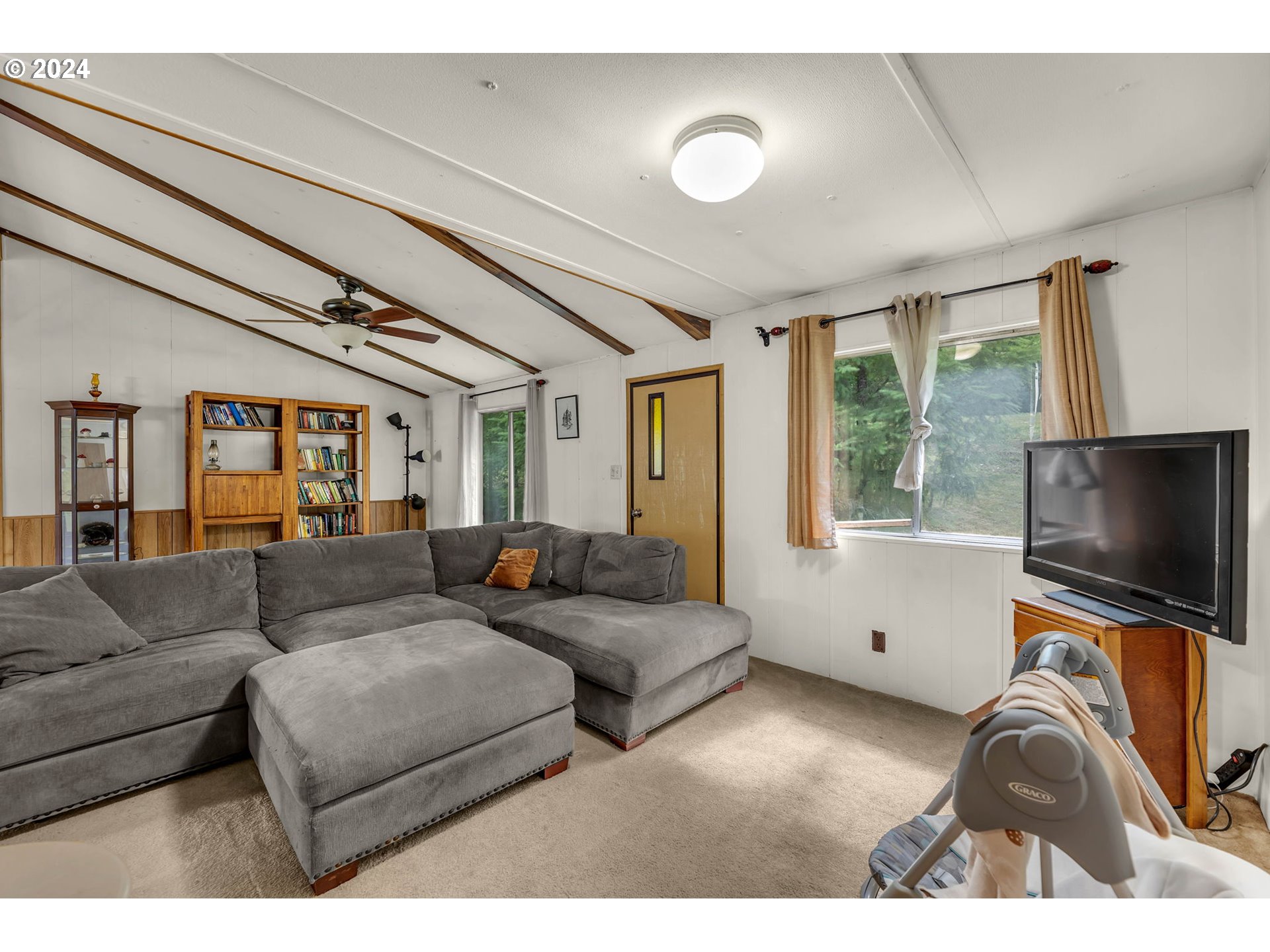 102 HIRONS RD