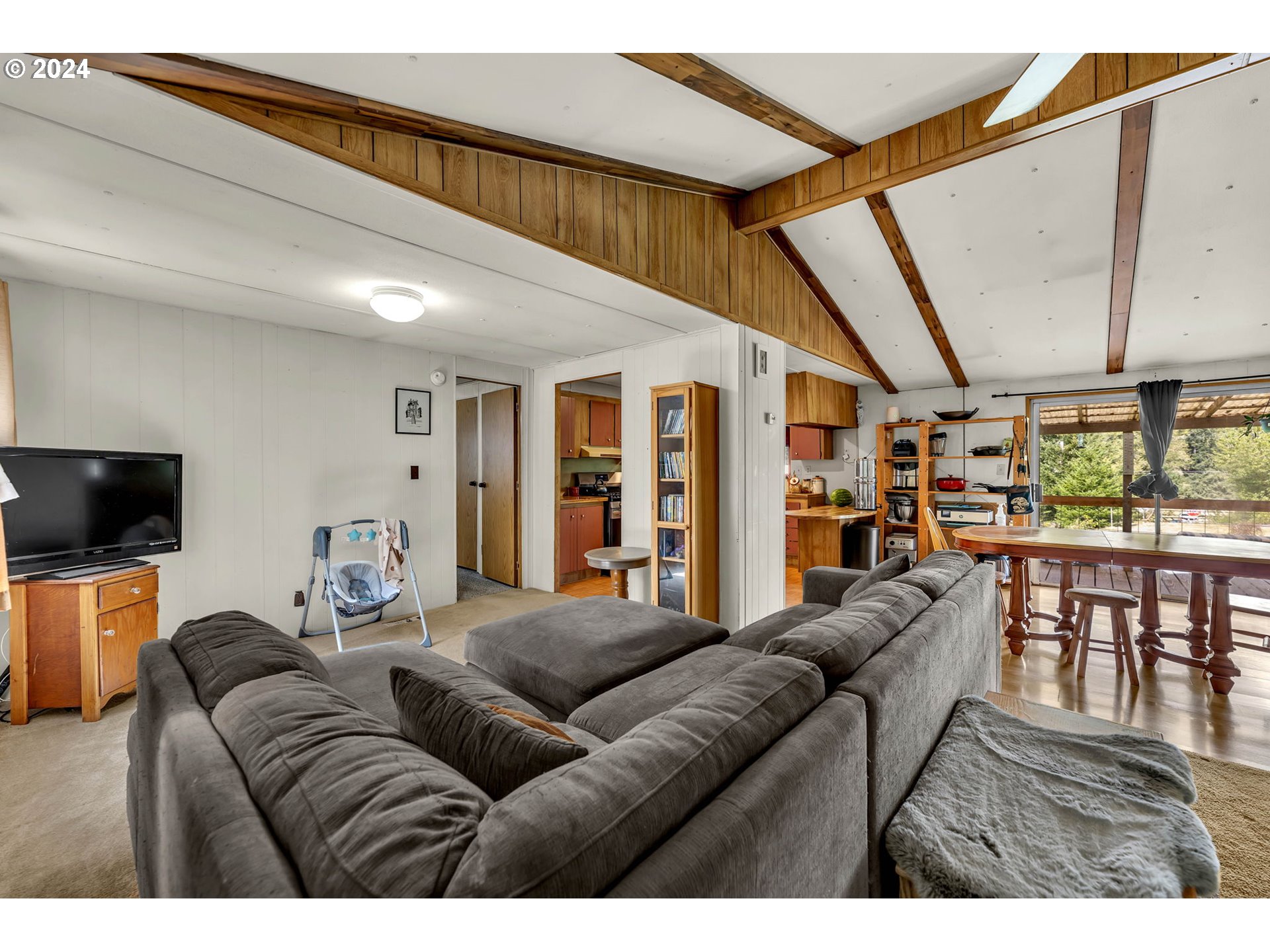 102 HIRONS RD