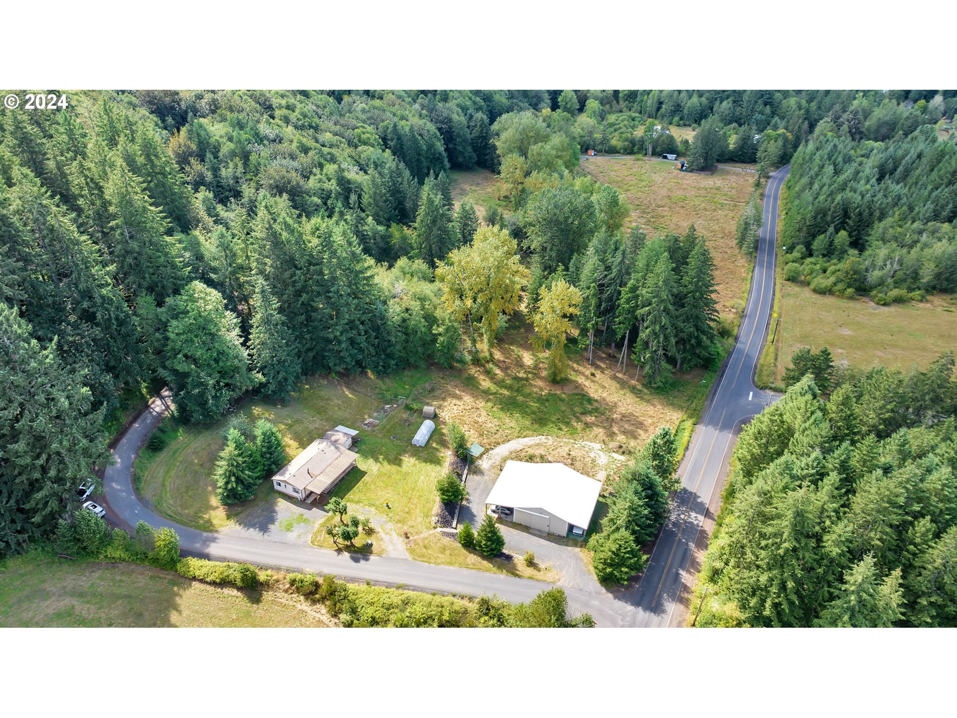 102 HIRONS RD