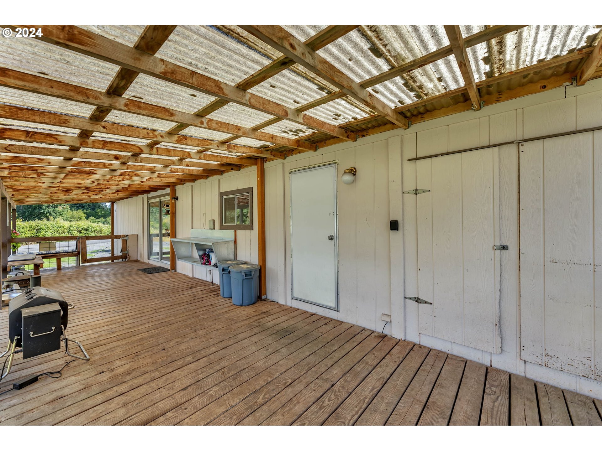 102 HIRONS RD