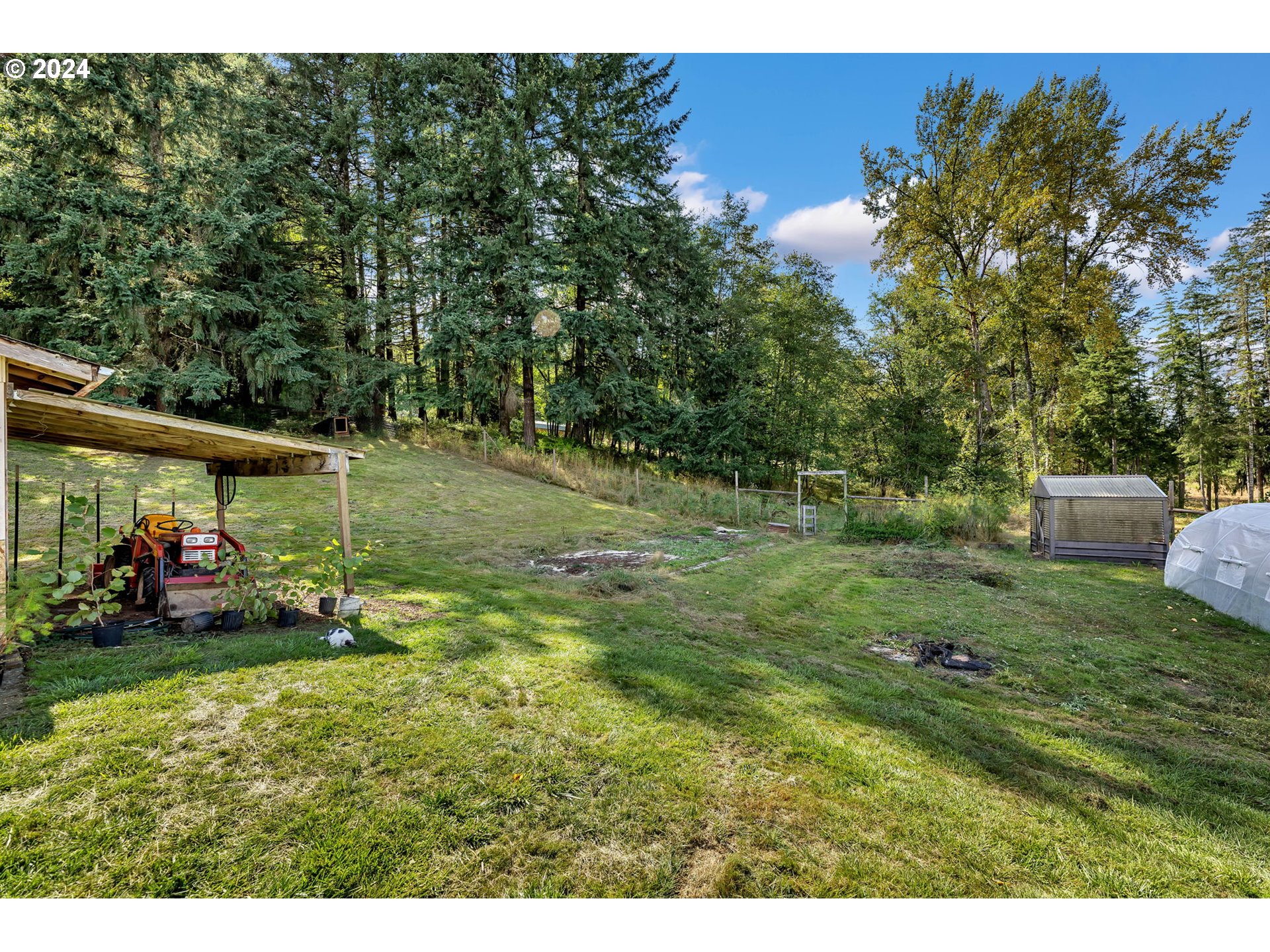 102 HIRONS RD