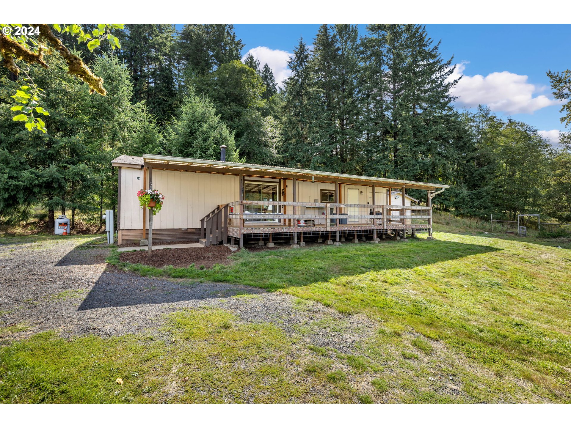102 HIRONS RD