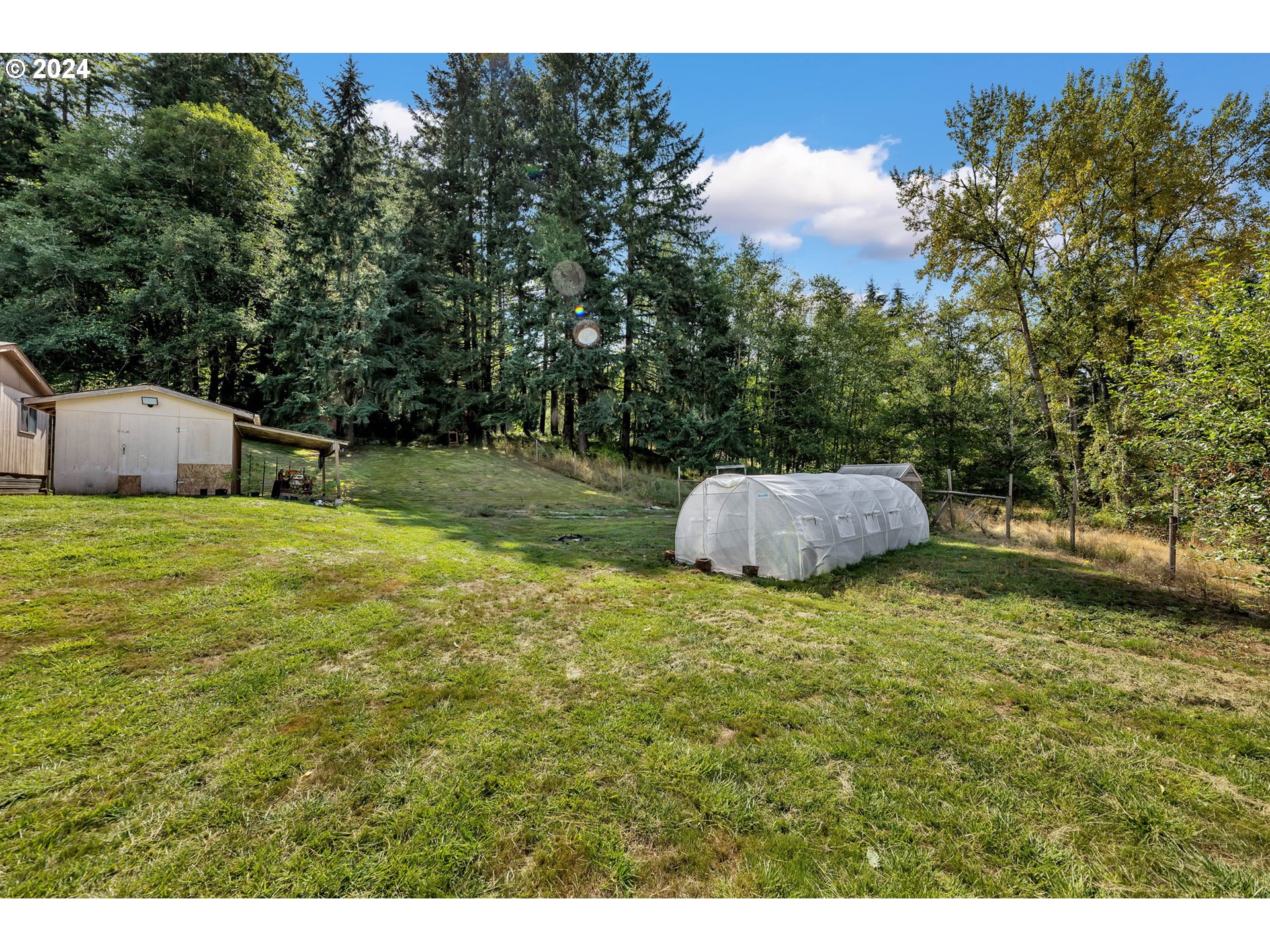 102 HIRONS RD