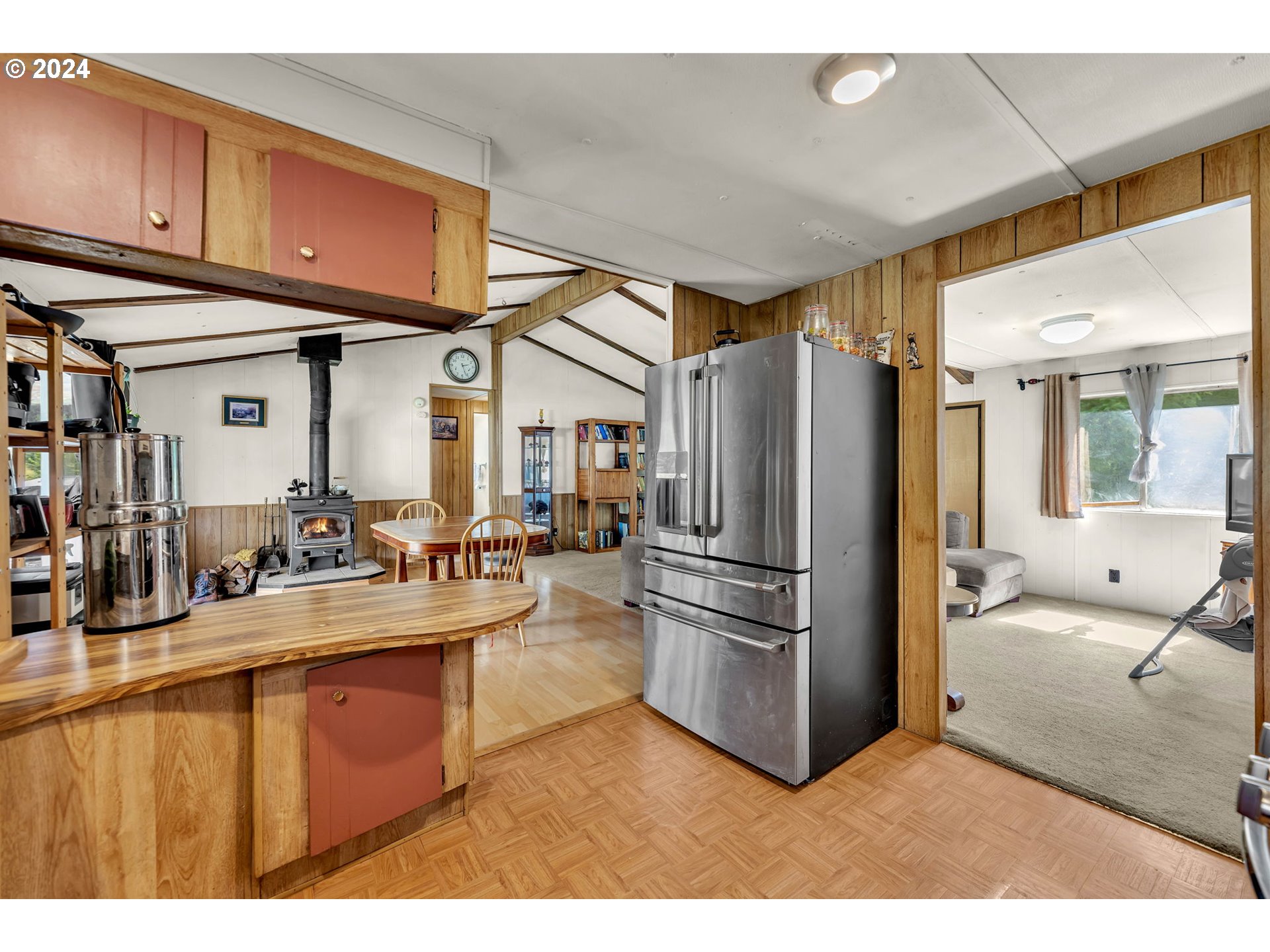 102 HIRONS RD