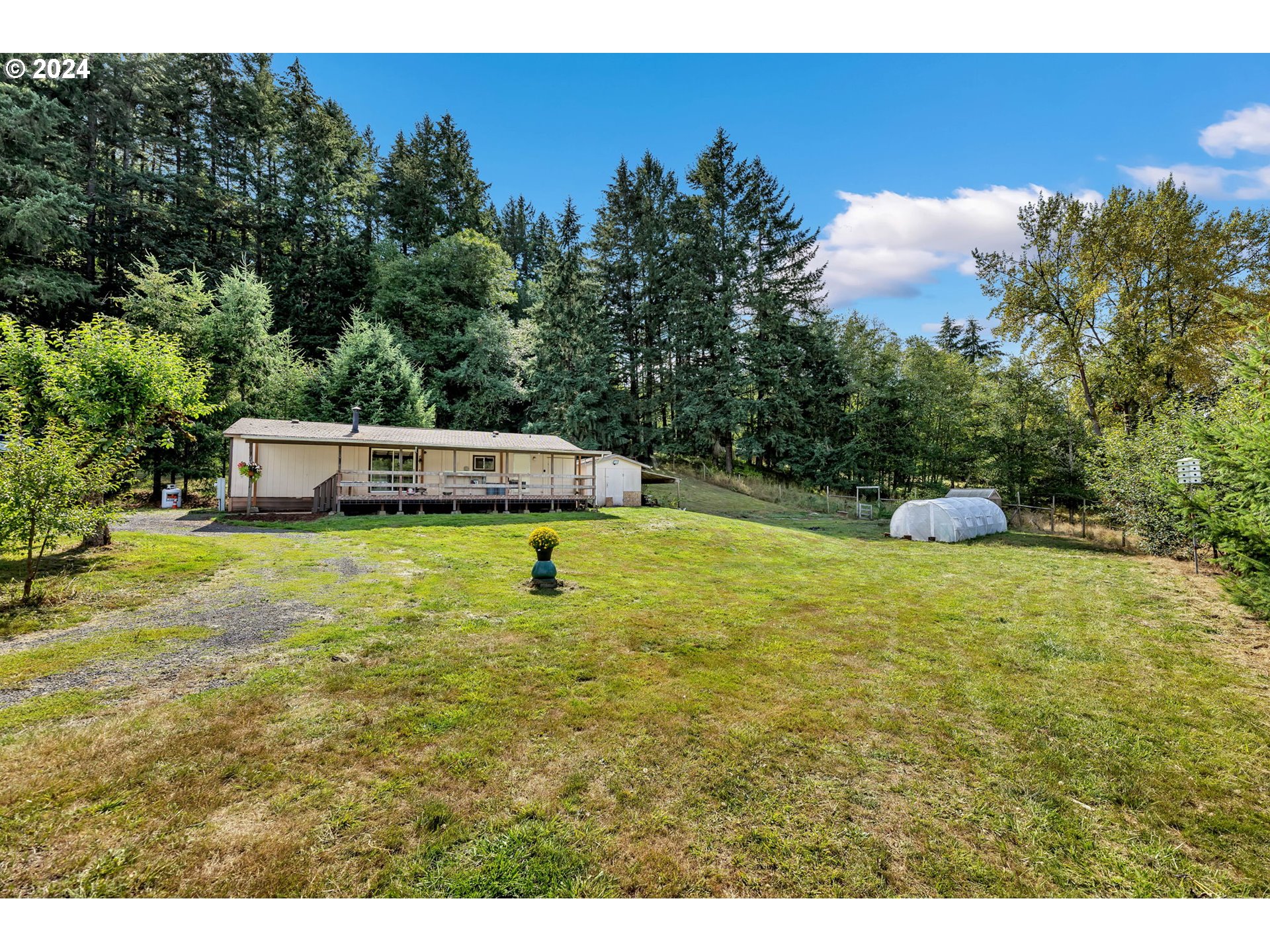 102 HIRONS RD