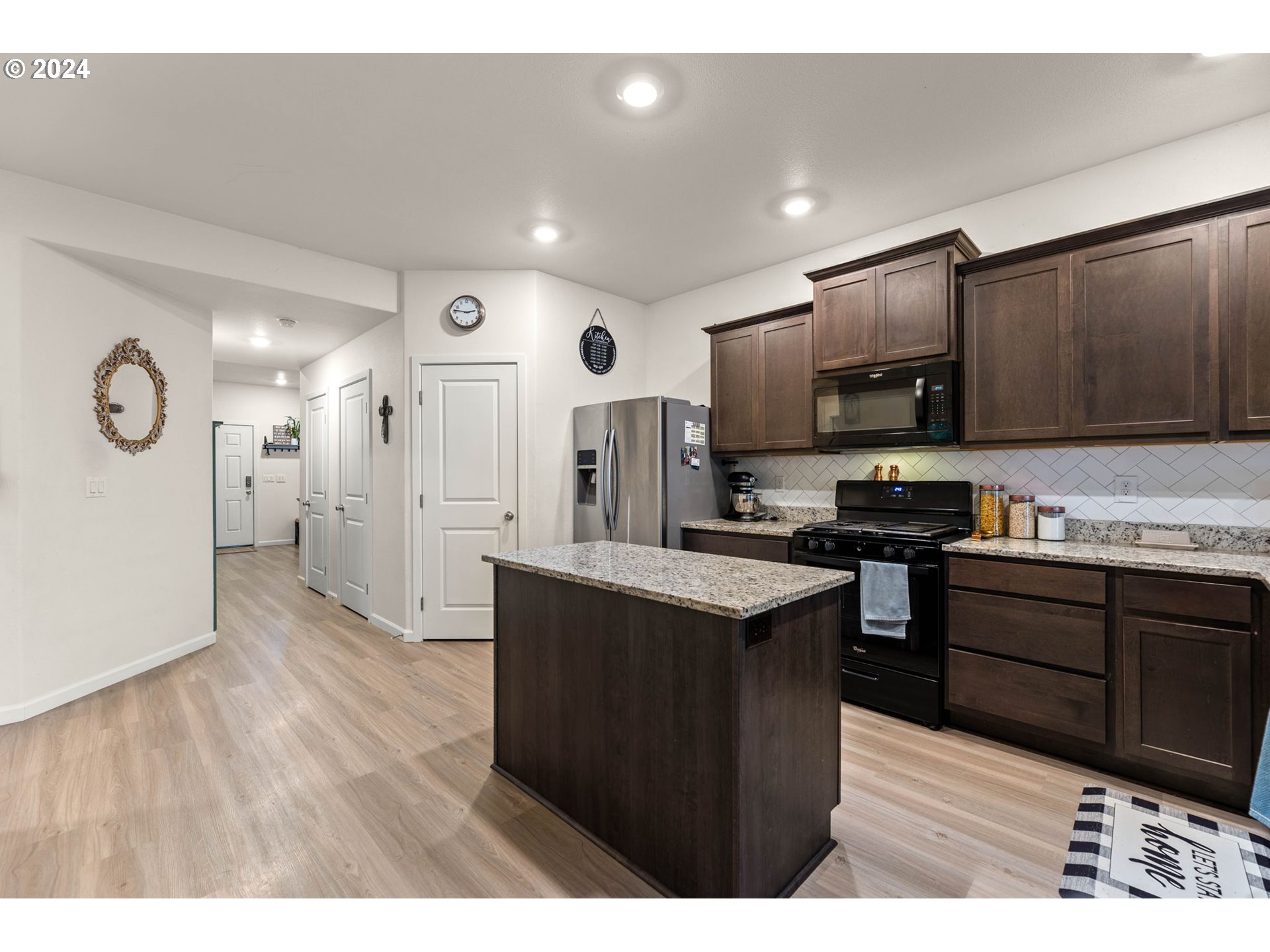 1405 W 15TH AVE