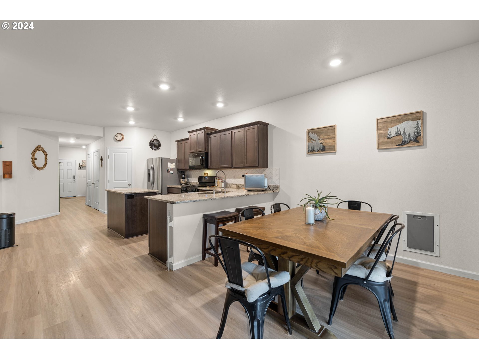 1405 W 15TH AVE
