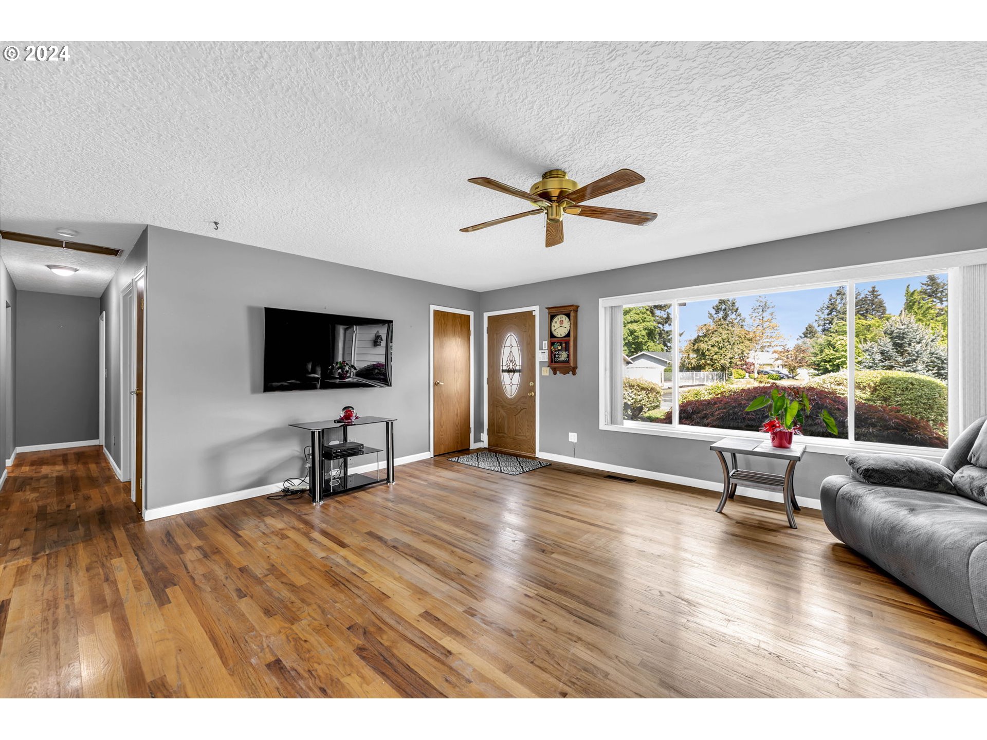 306 S FREDERICKSBURG WAY