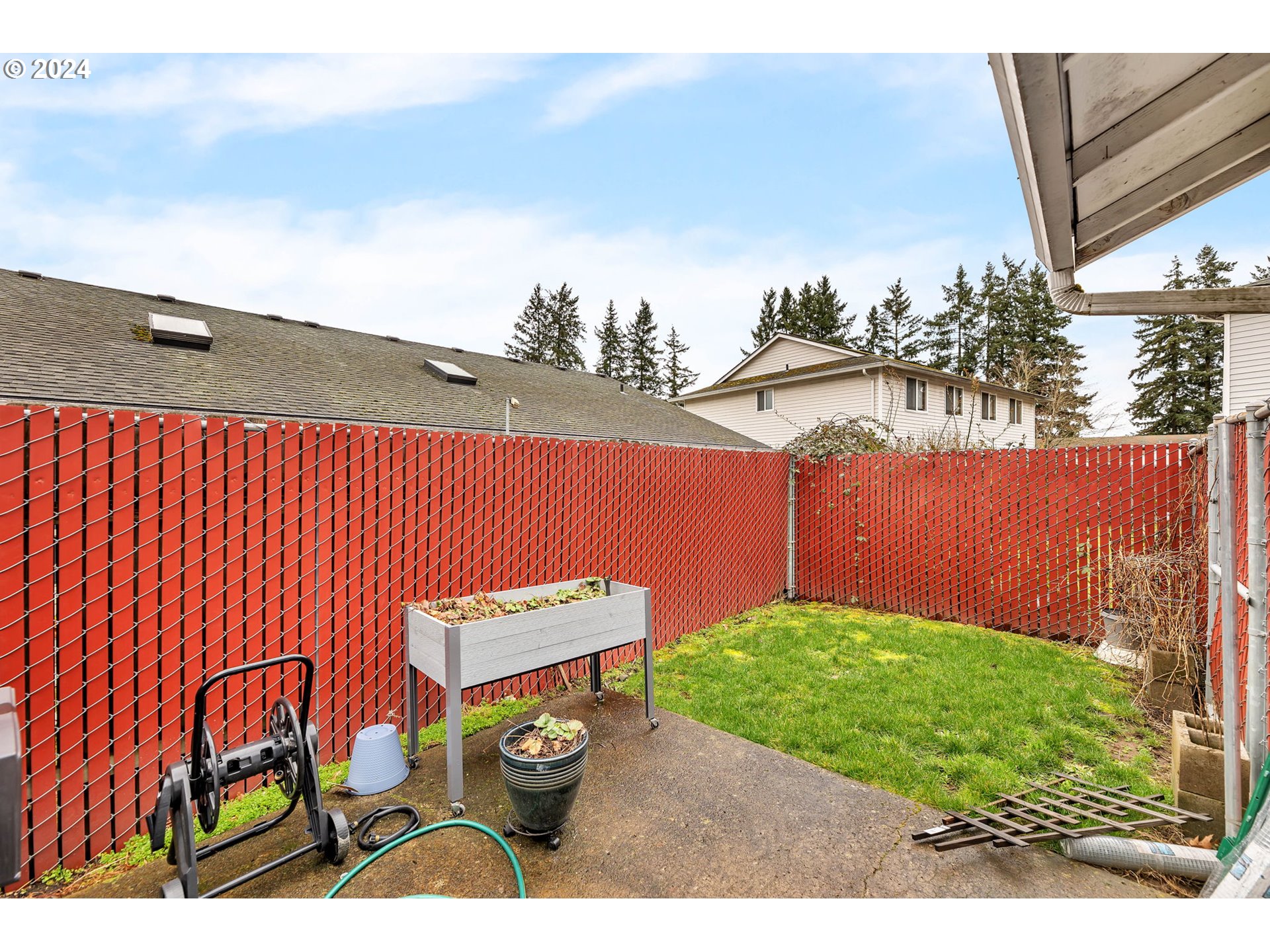 113 NE JUNIPER AVE