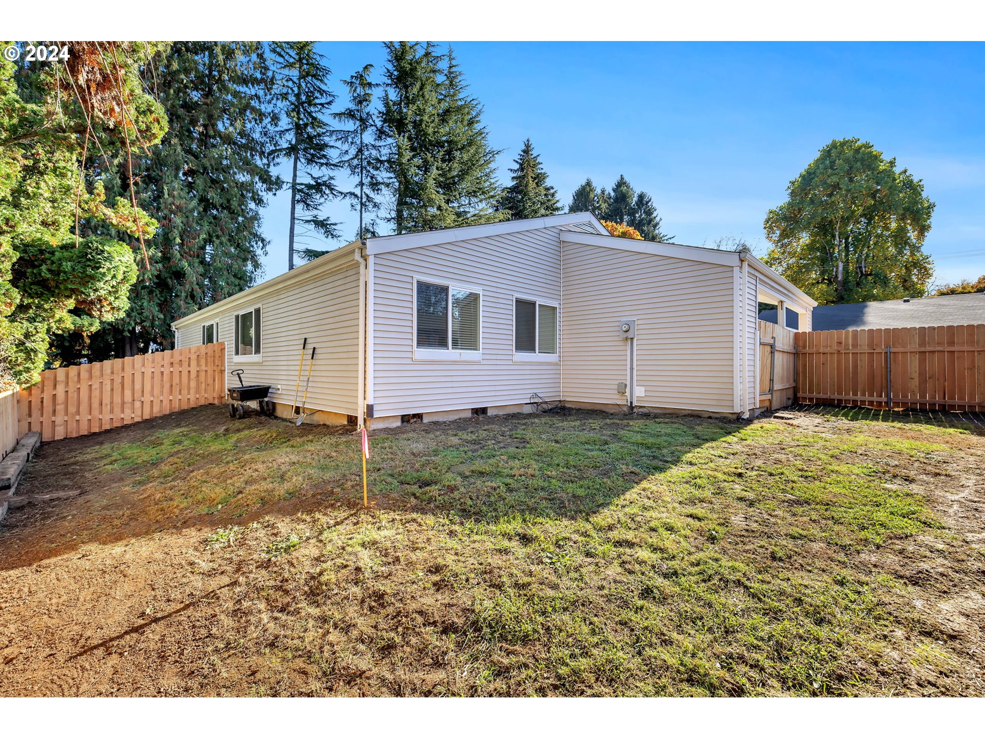 902 Pioneer ST 910