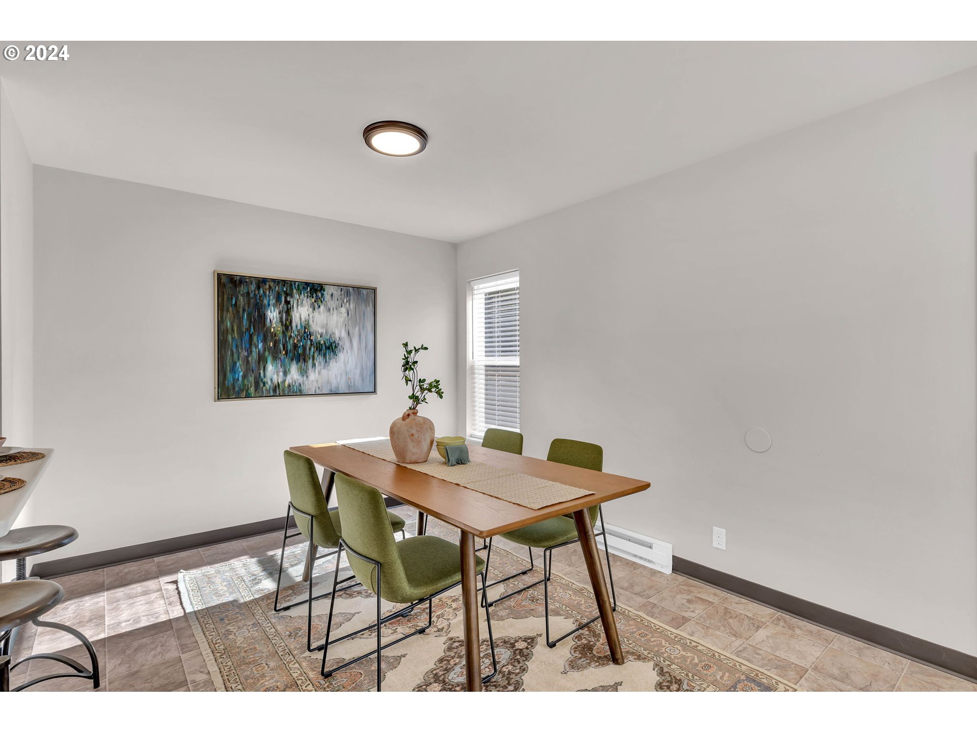 902 Pioneer ST 910