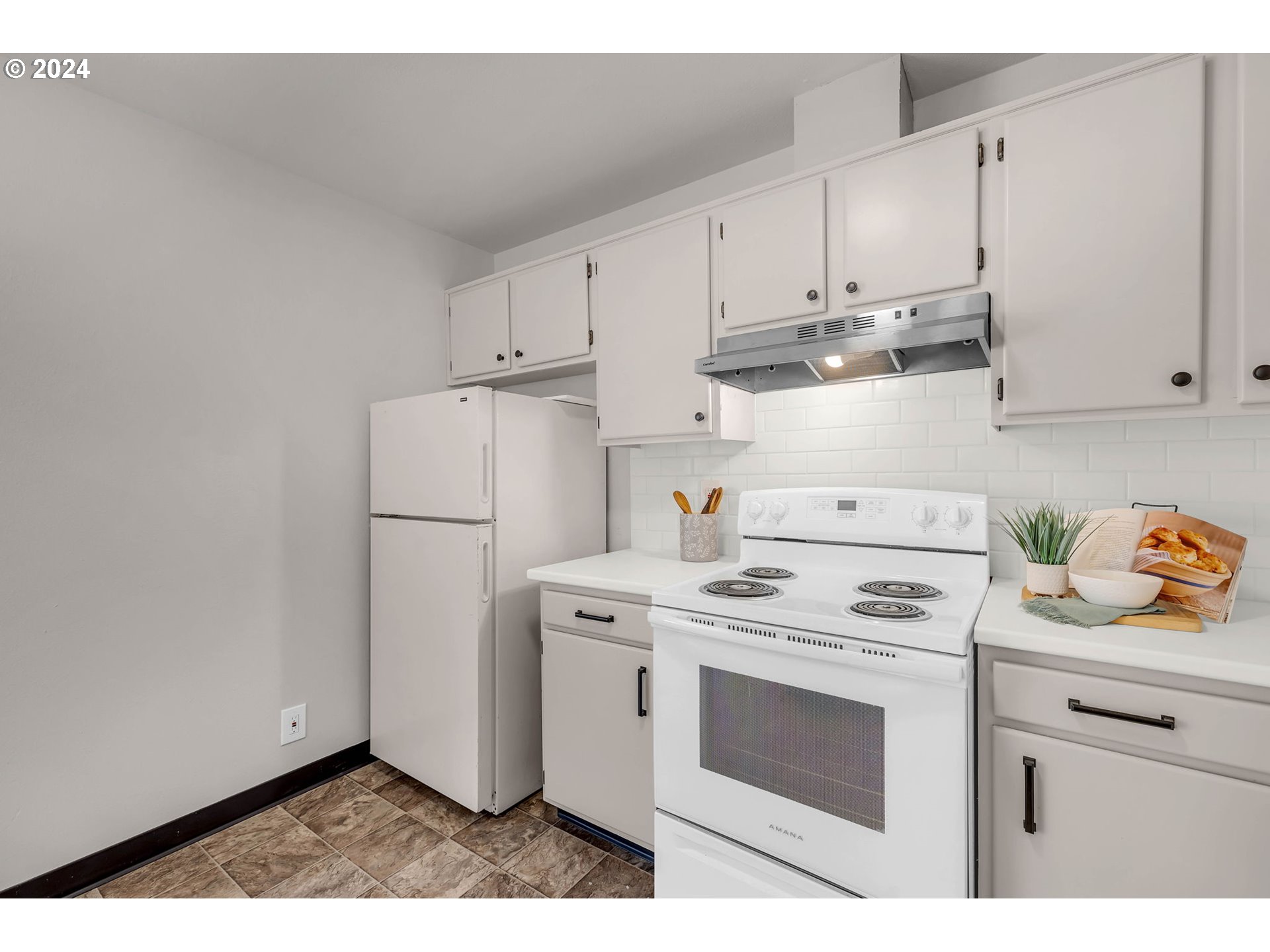 902 Pioneer ST 910