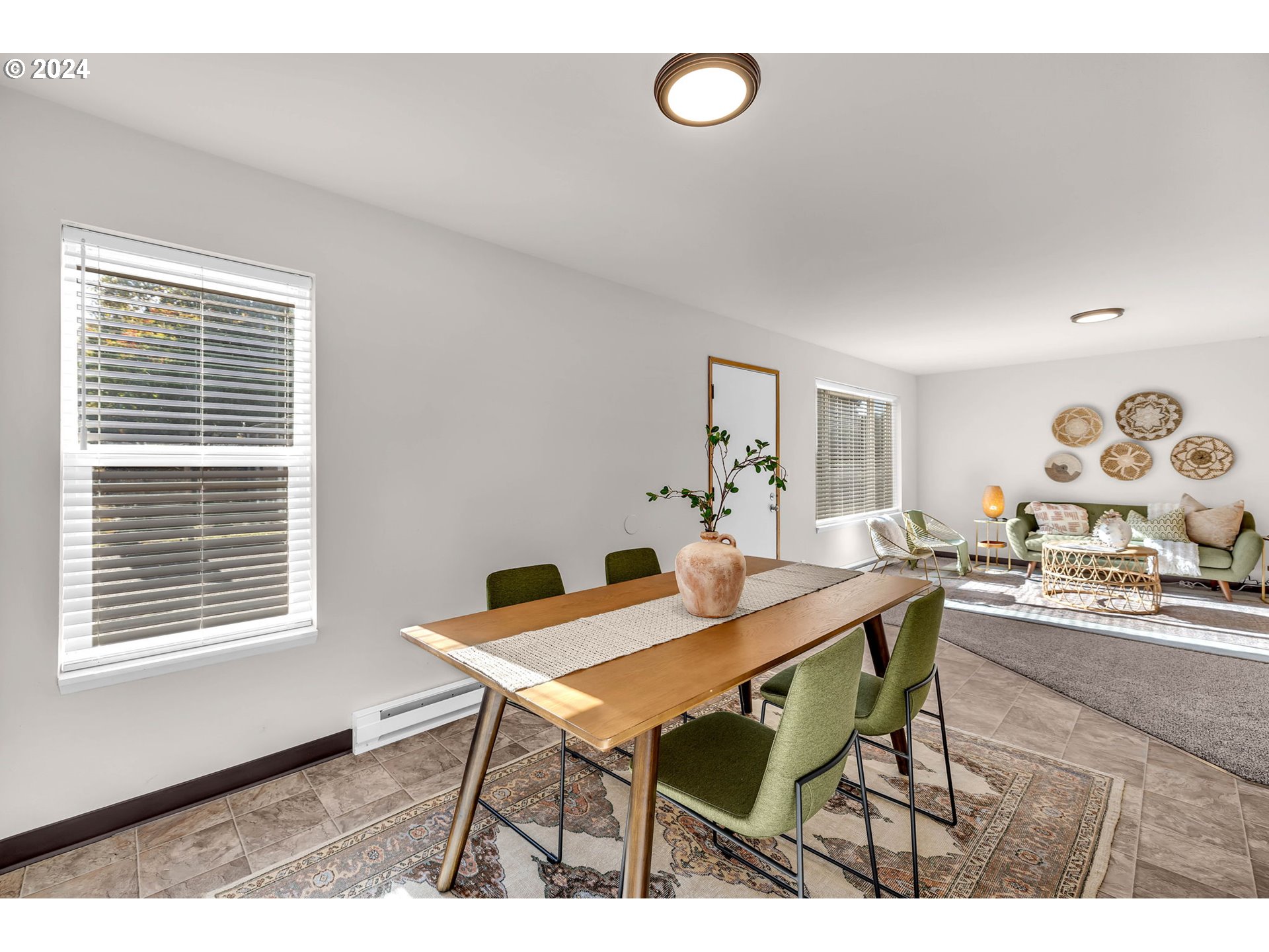 902 Pioneer ST 910