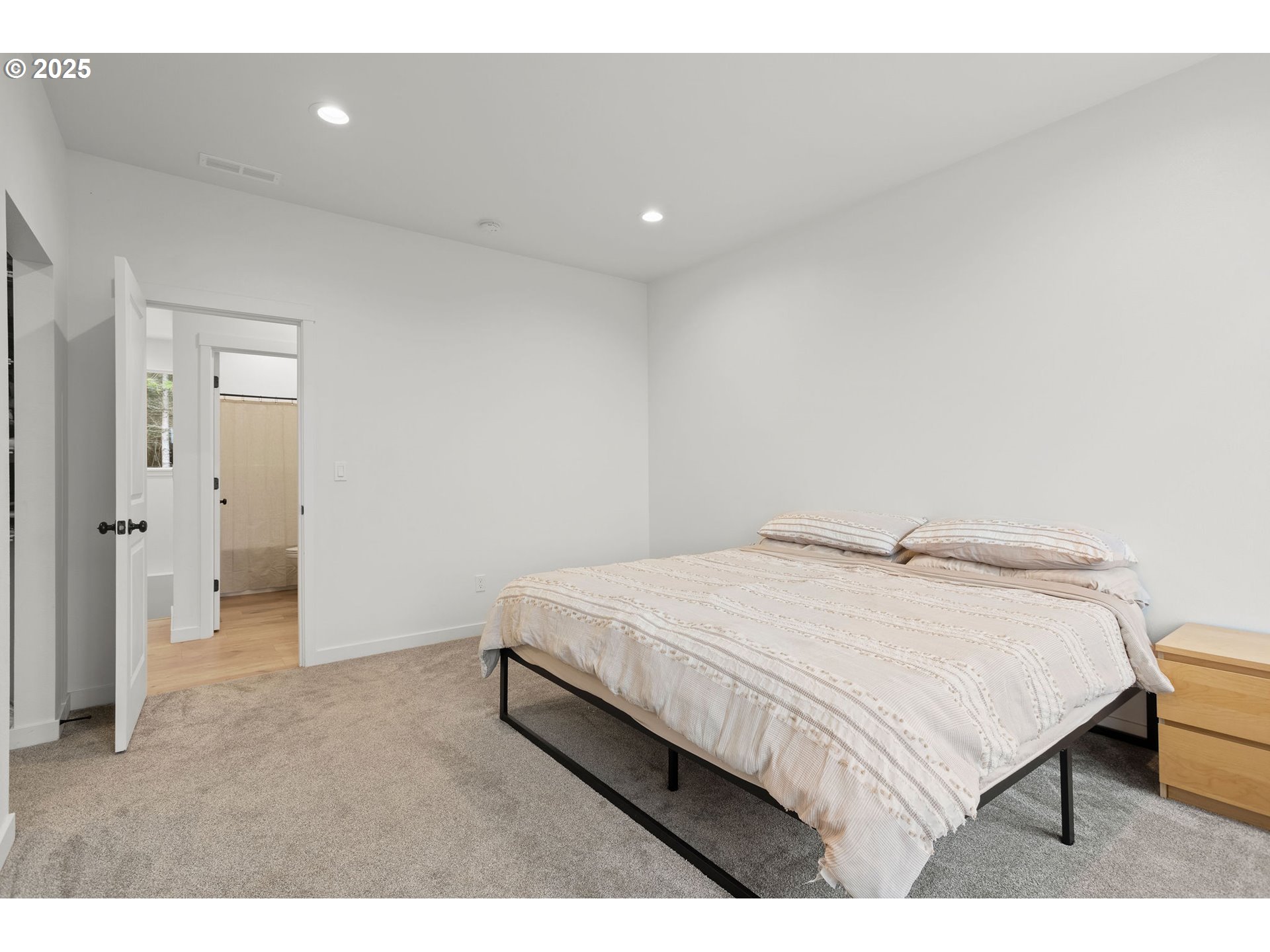 253 S GOBLE CREEK RD