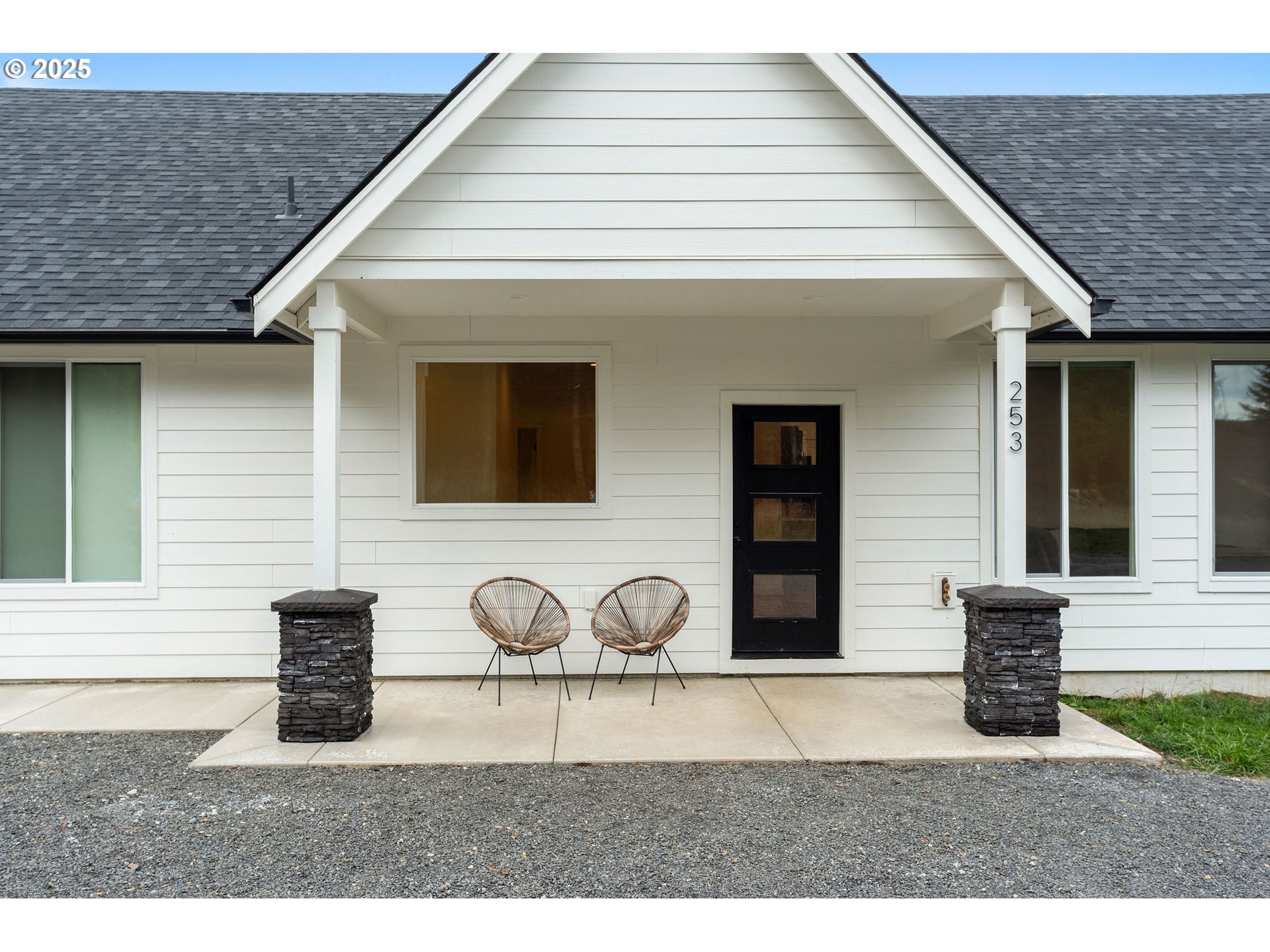 253 S GOBLE CREEK RD