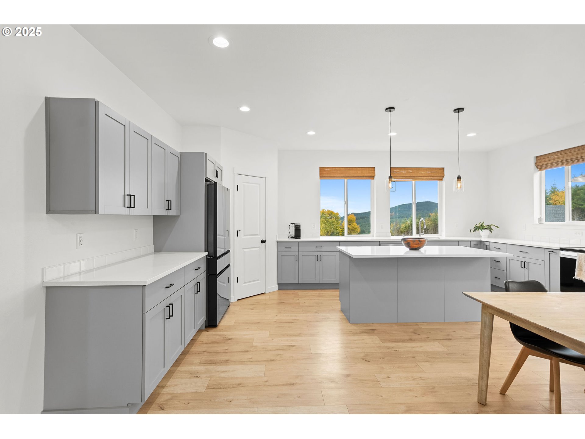 253 S GOBLE CREEK RD