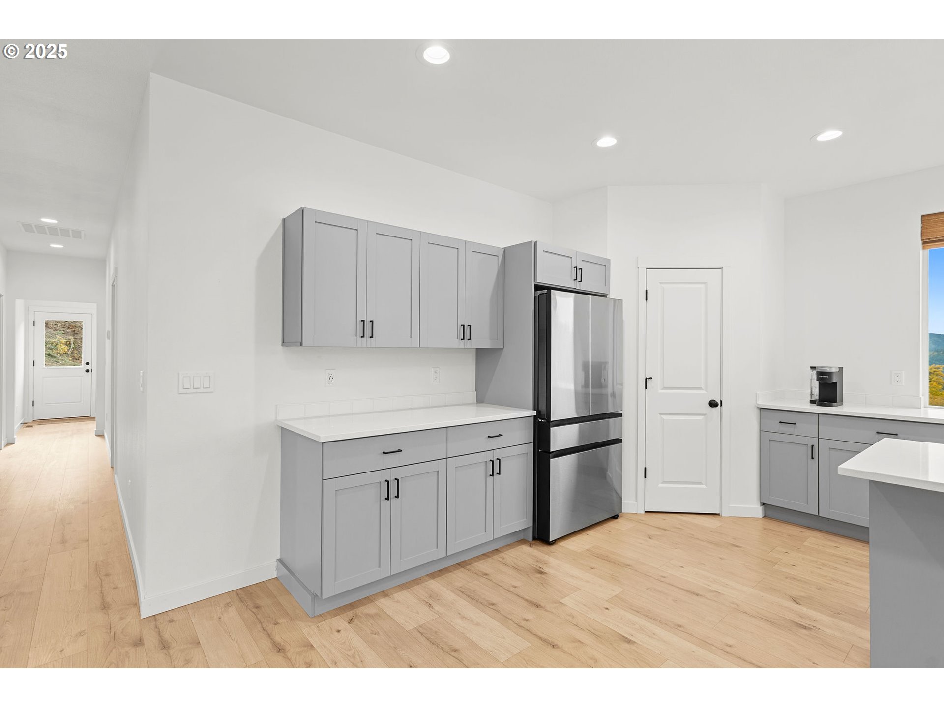 253 S GOBLE CREEK RD