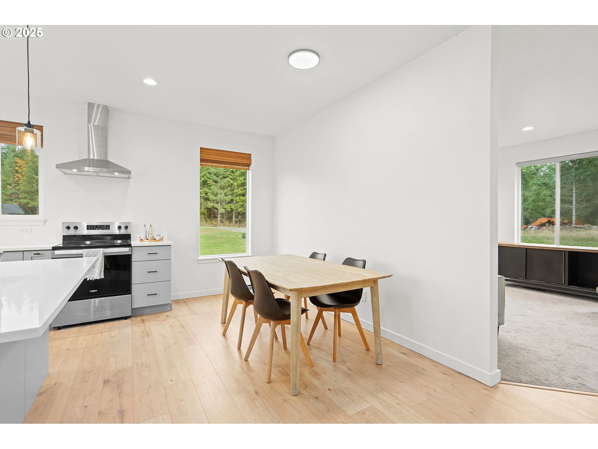 253 S GOBLE CREEK RD