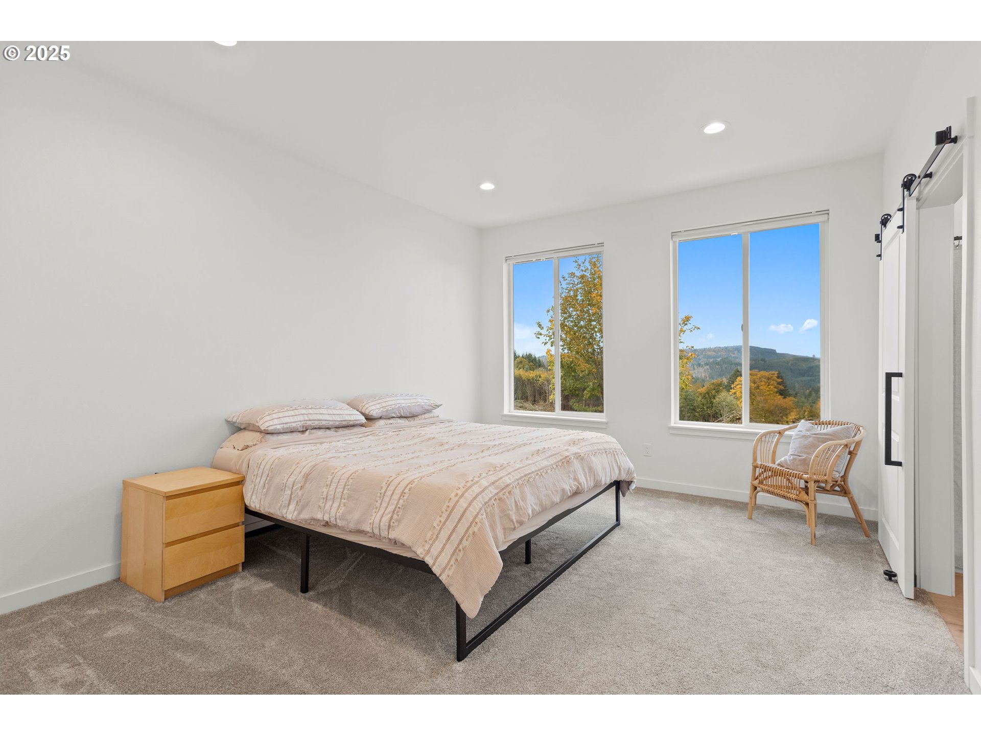 253 S GOBLE CREEK RD