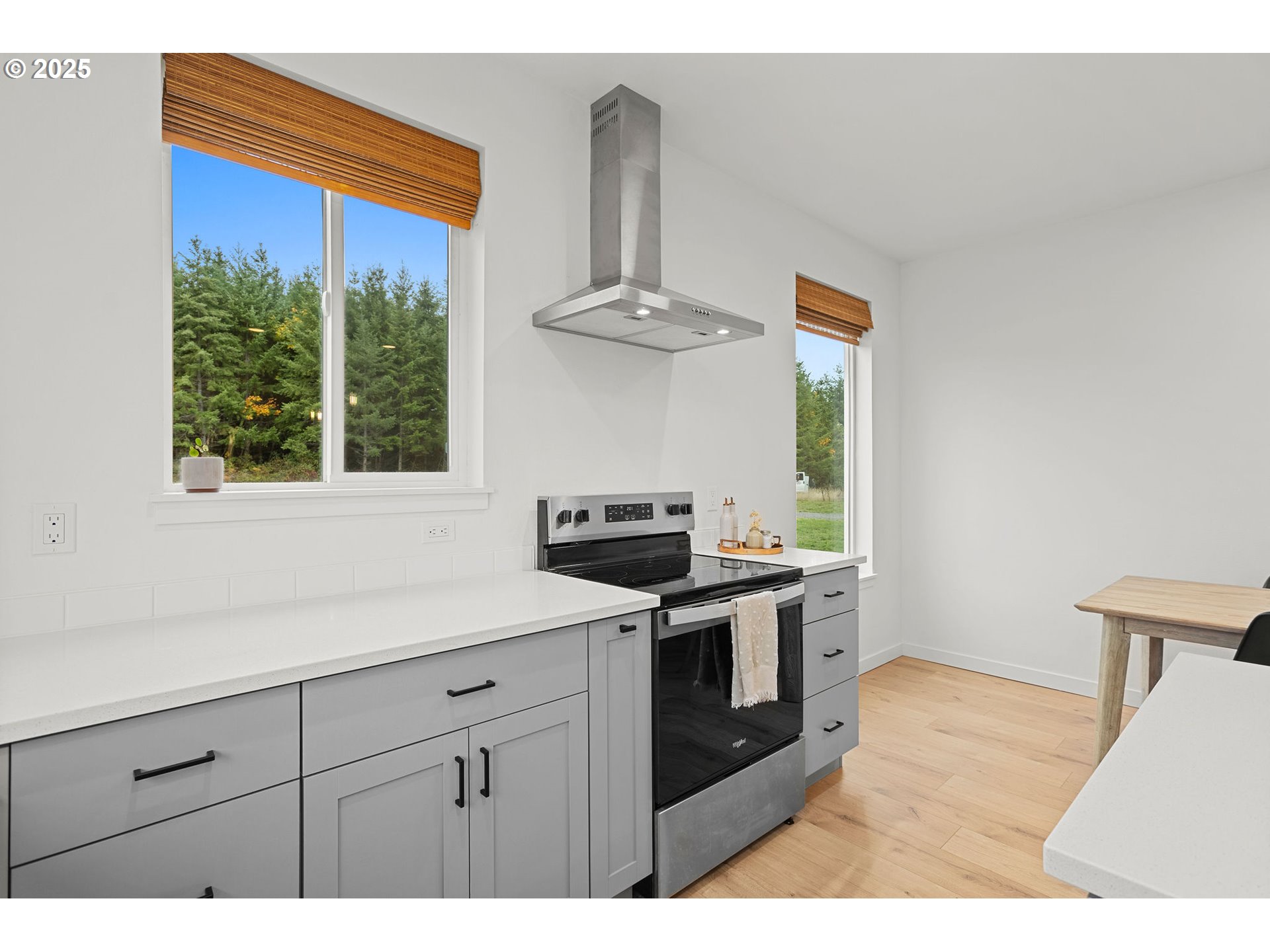 253 S GOBLE CREEK RD