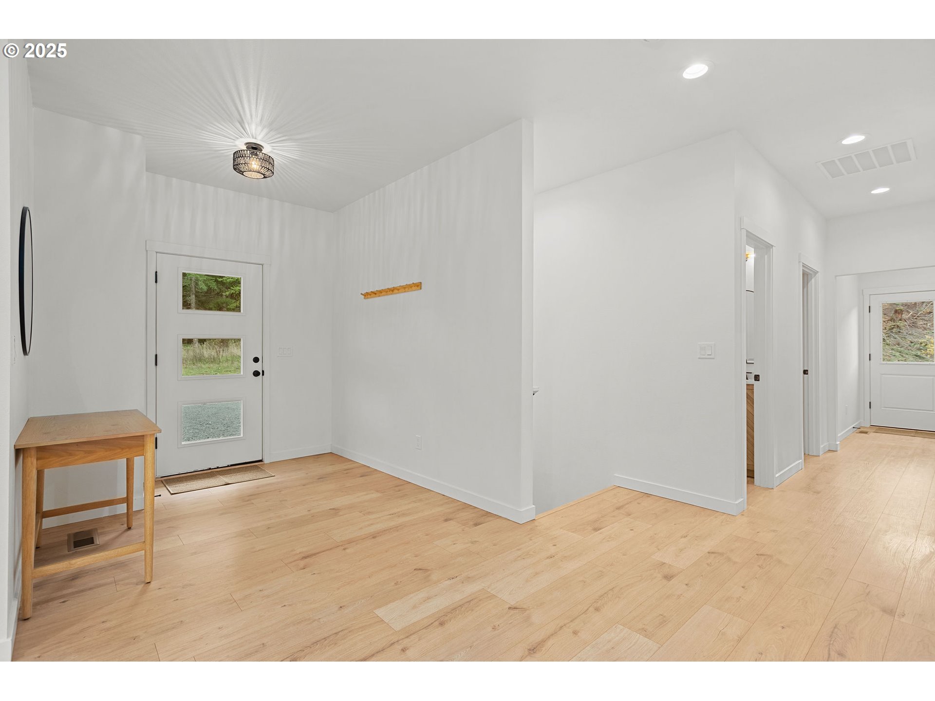 253 S GOBLE CREEK RD